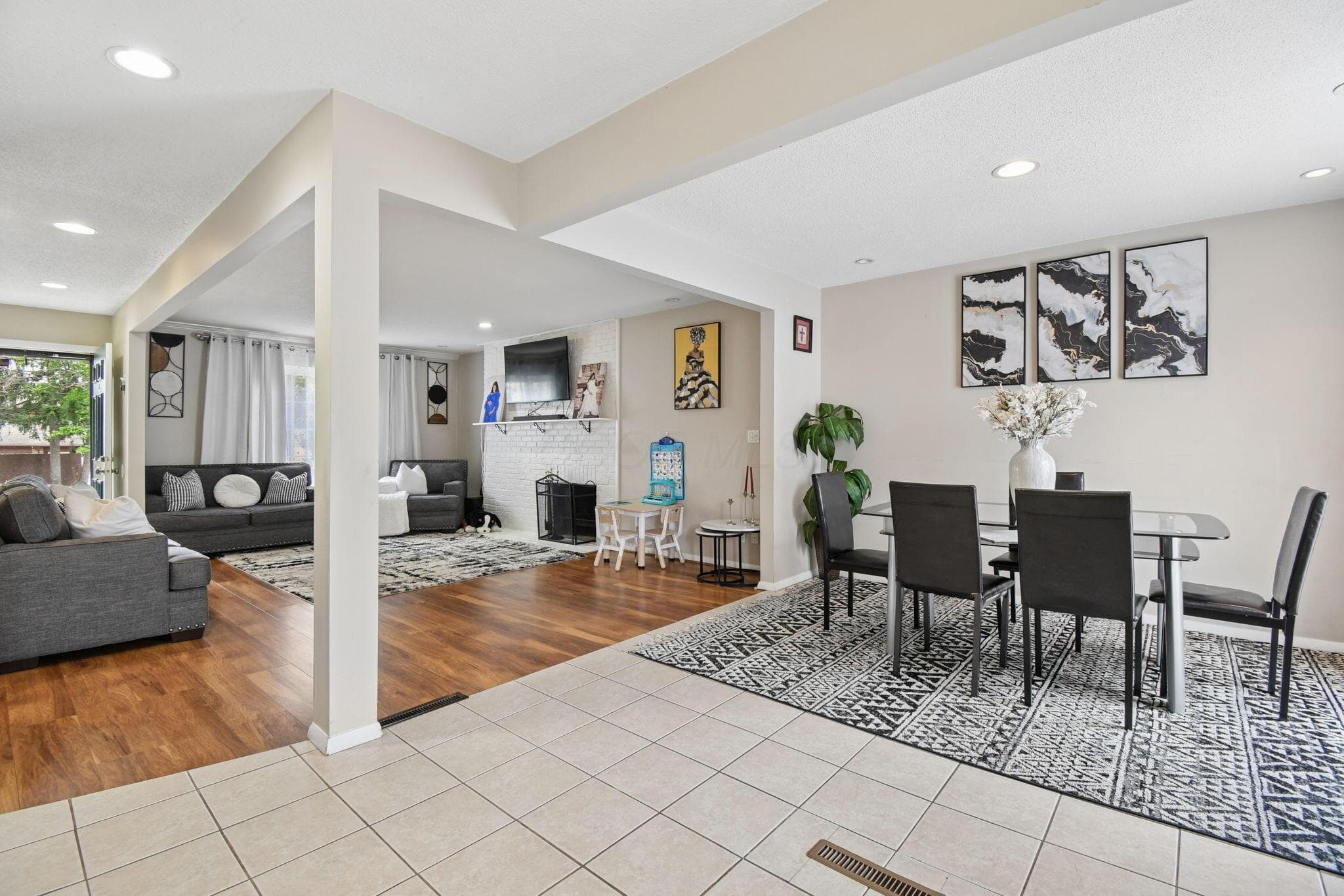 6199 Stornoway Drive S, Columbus, OH 43213