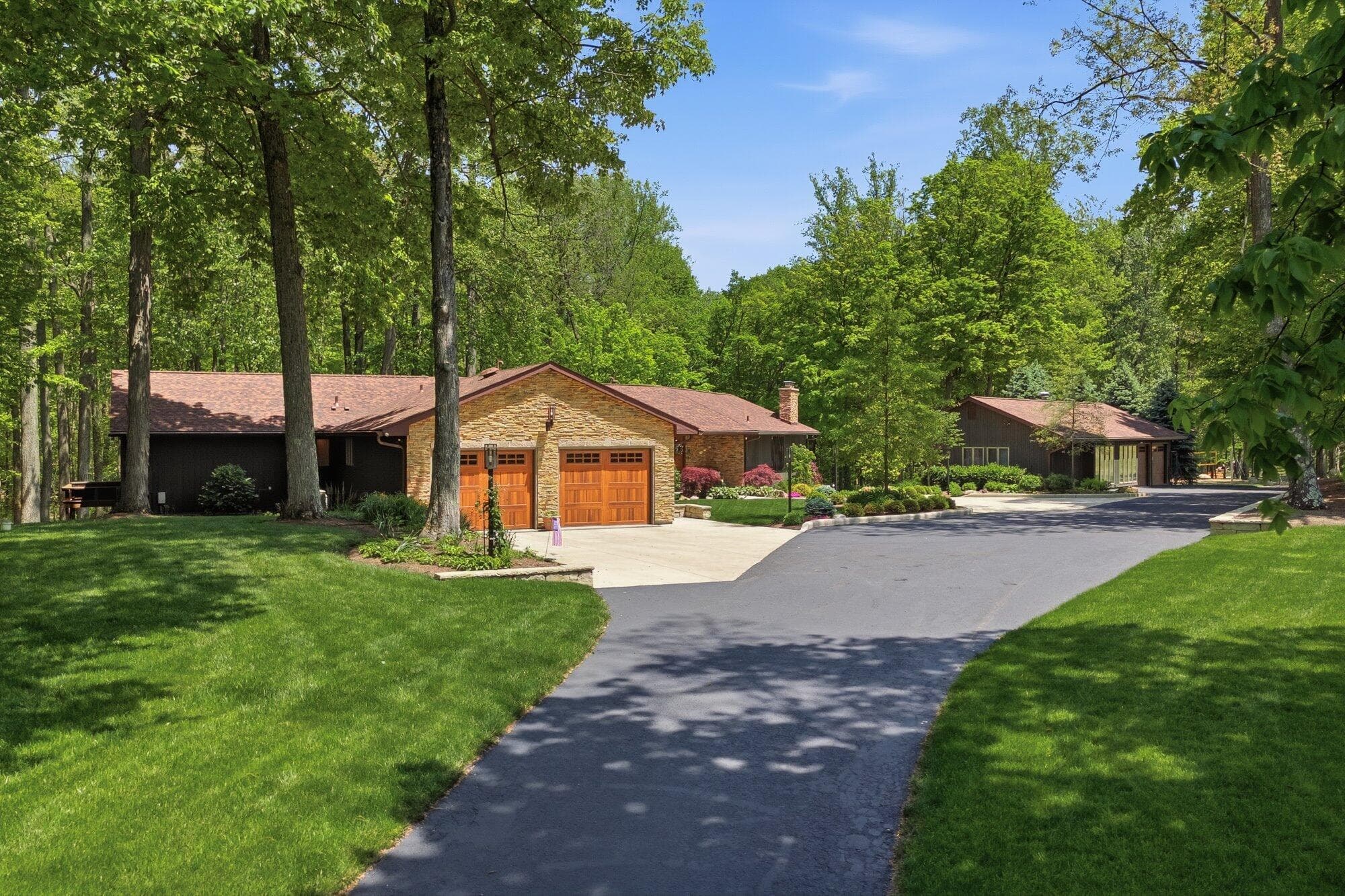1833 E Hanley Road, Lucas, OH 44843