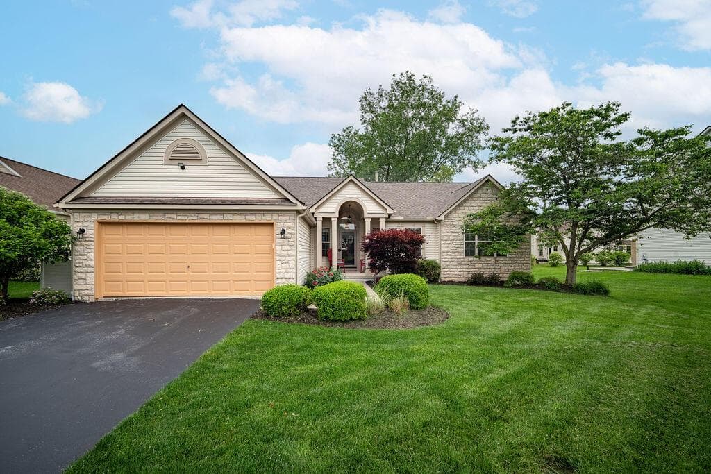 7192 Redwood Valley Court, Lewis Center, OH 43035