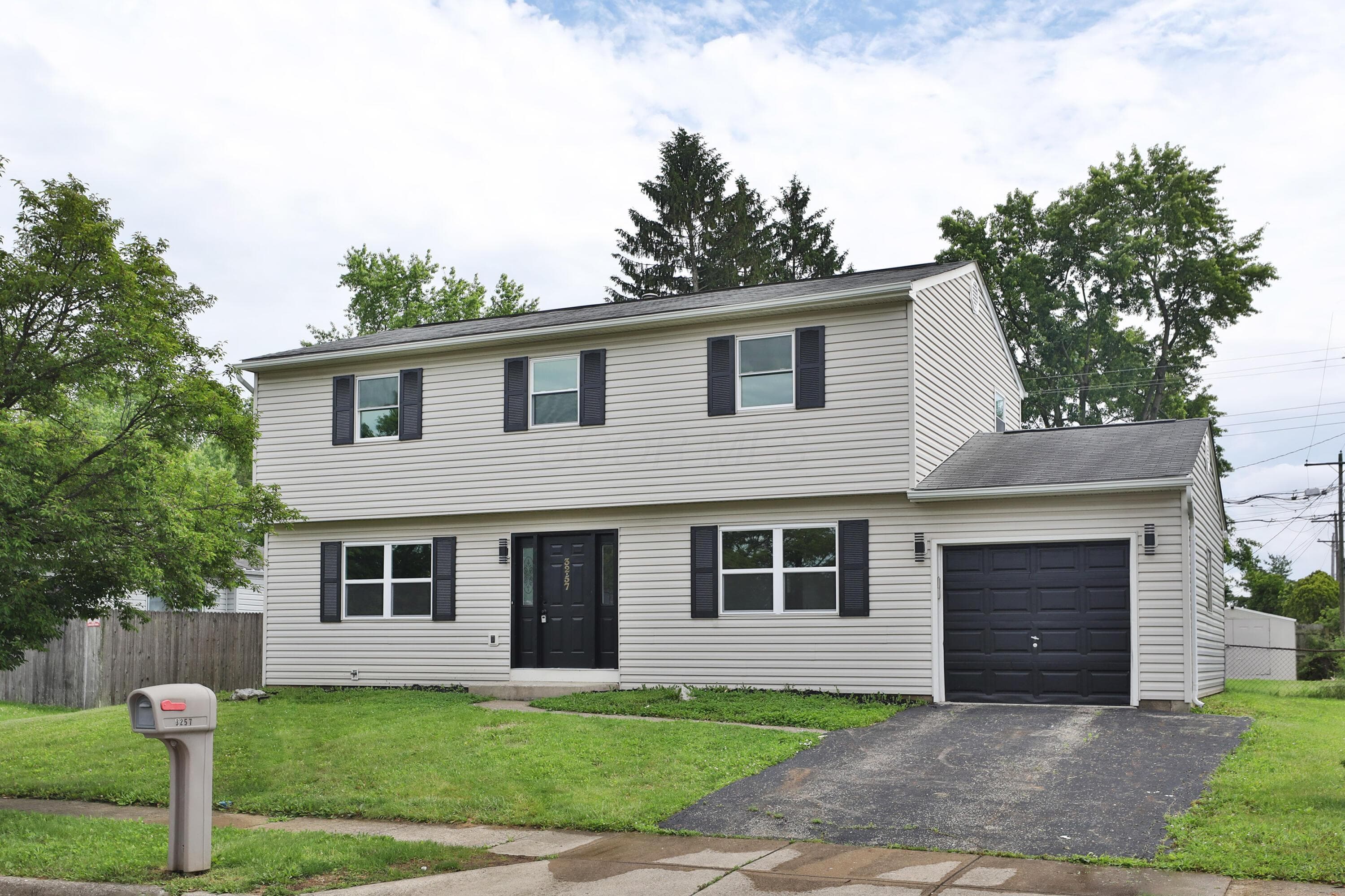 3257 Kenray Drive, Columbus, OH