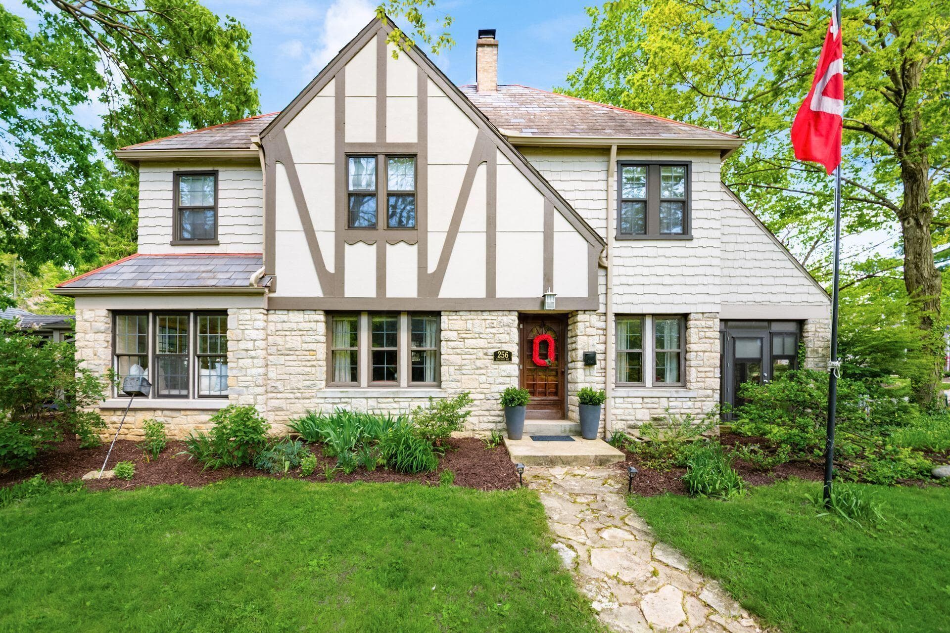 256 Montrose Way, Columbus, OH 43214