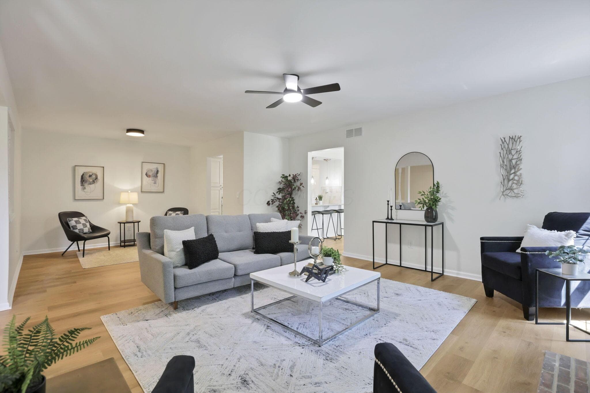 2160 Coach Road N #9, Columbus, OH 43220