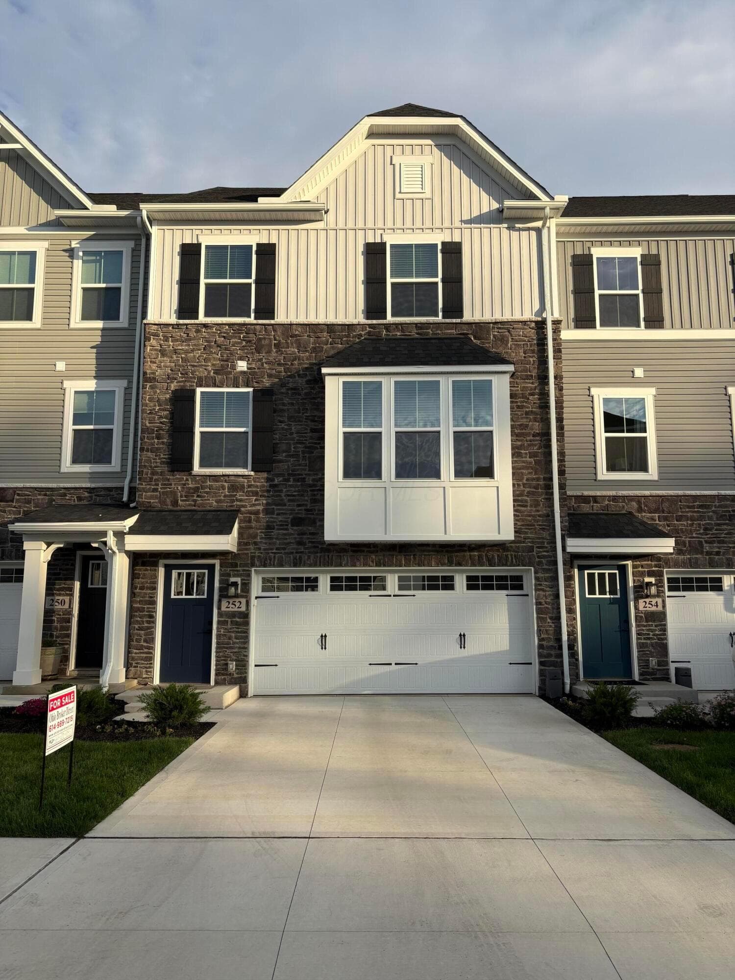 252 Via Corso, Delaware, OH 43015