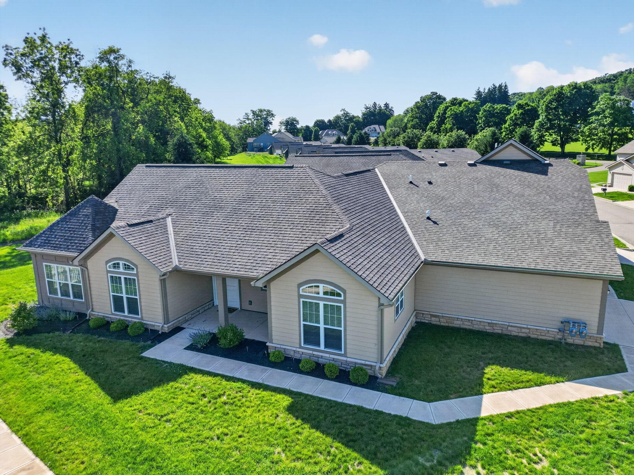 631 Woods Edge Lane, Newark, OH 43055
