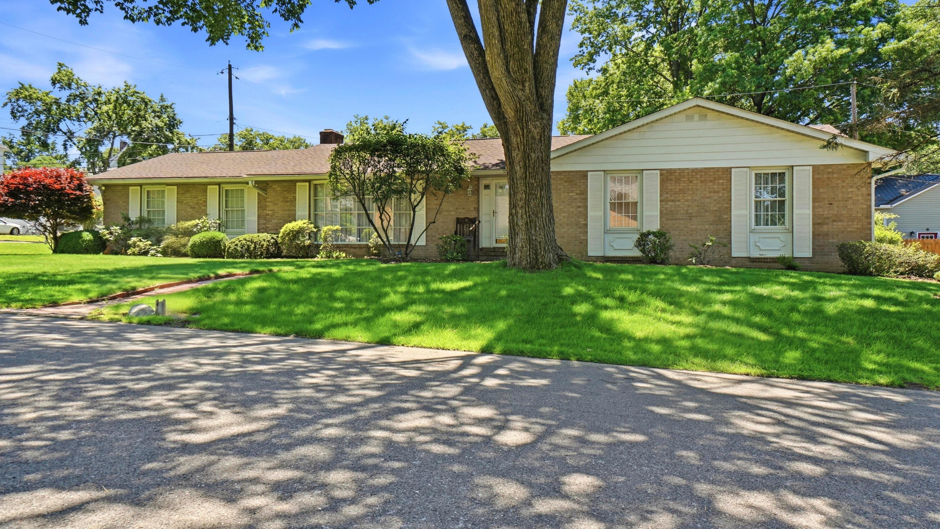 426 Coventry Circle, Zanesville, OH 43701