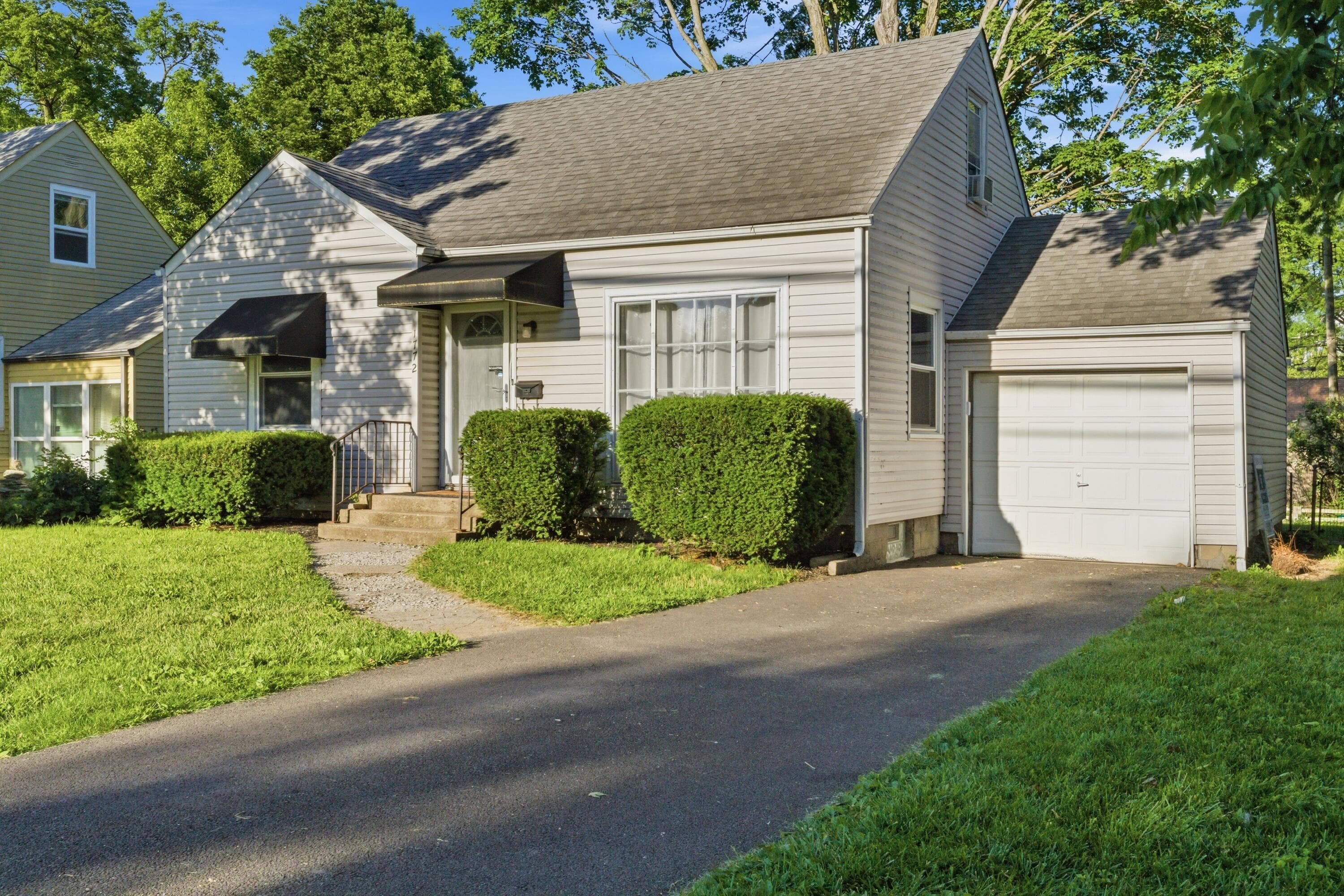 1772 Kenny Road, Columbus, OH 43212