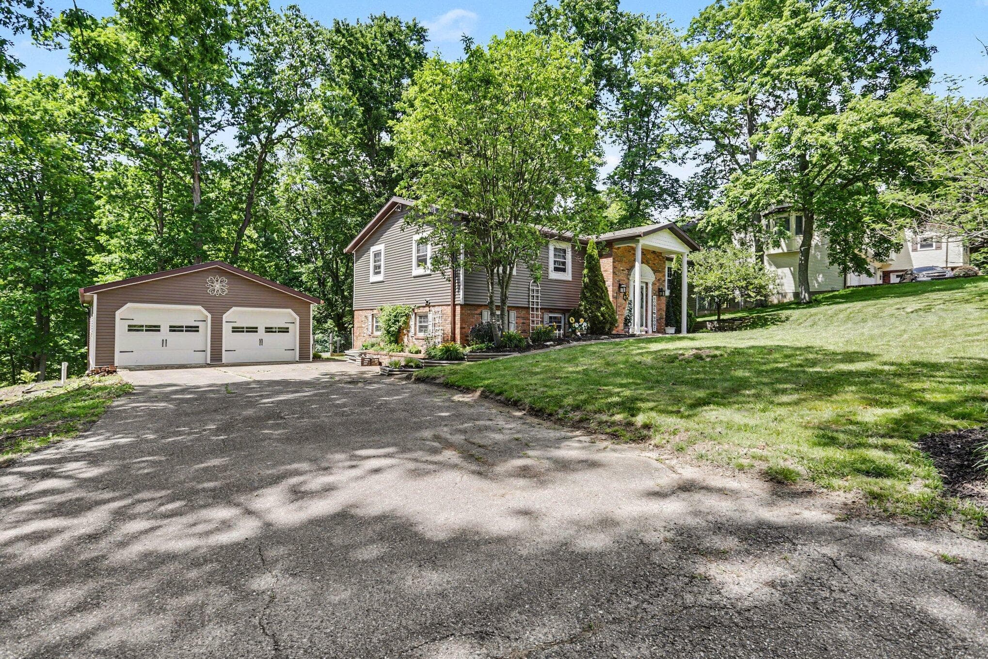 930 Ivy Drive, Zanesville, OH 43701