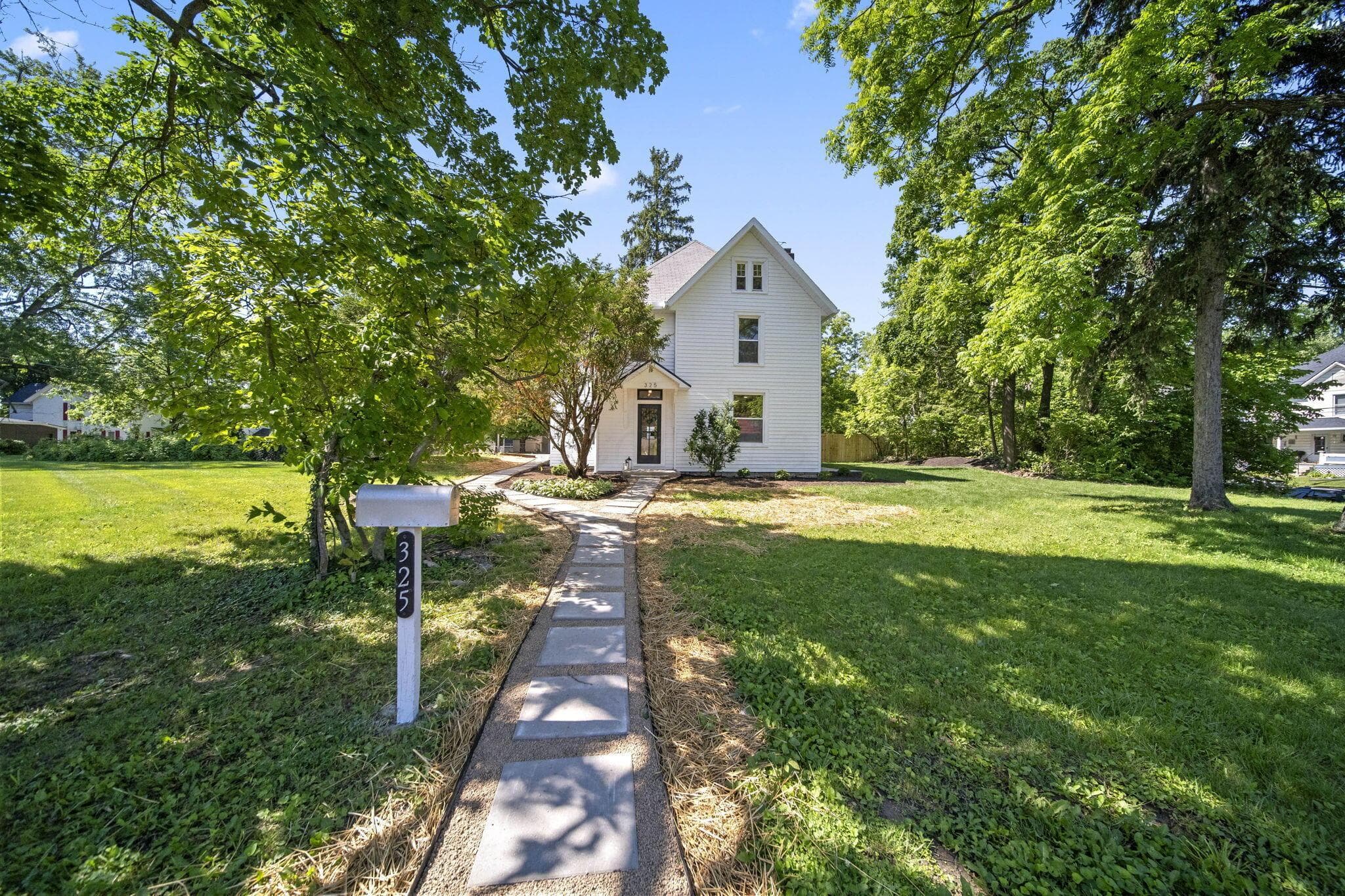 325 W William Street, Delaware, OH 43015