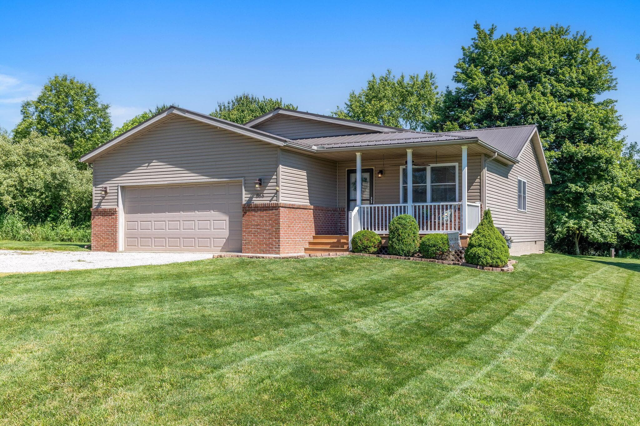 866 Winesap Drive, Howard, OH 43028
