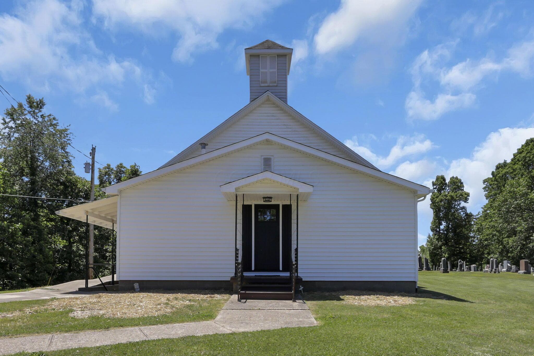 3270 Chicken Coop Hill Road SE, Lancaster, OH 43130