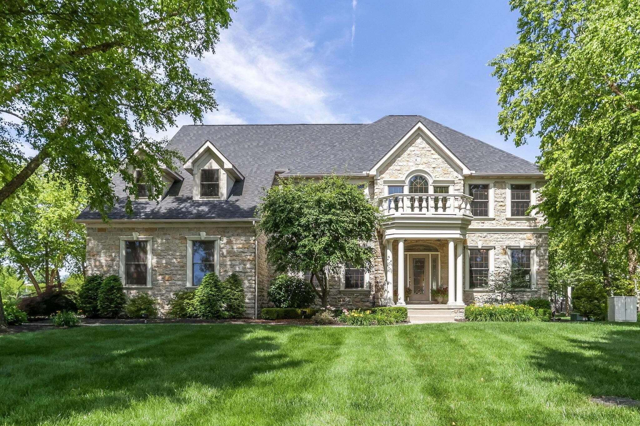 13715 Violet Meadows Boulevard, Pickerington, OH 43147