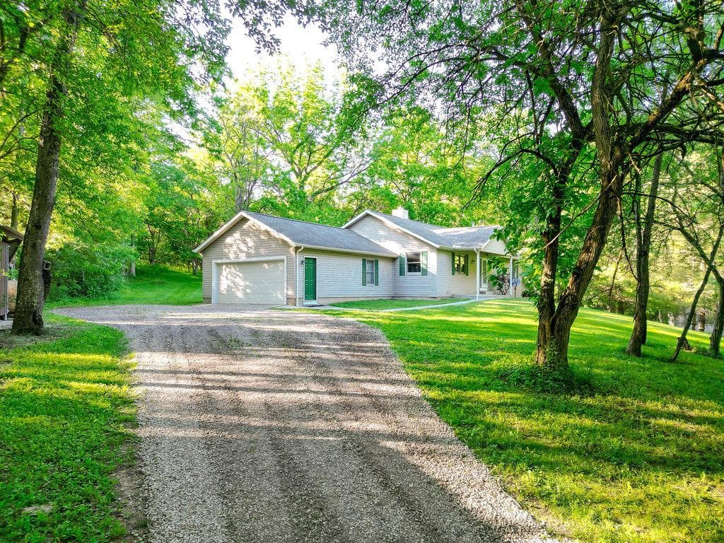 7664 Denunes Road, Johnstown, OH 43031