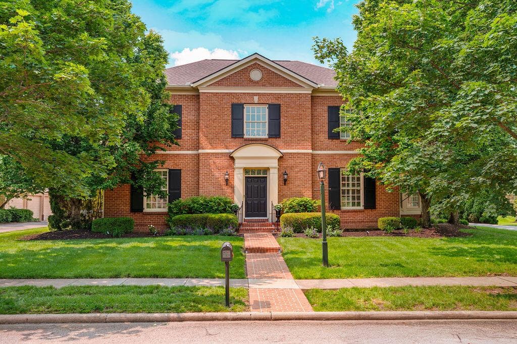 3762 Pembrooke Green E, New Albany, OH 43054