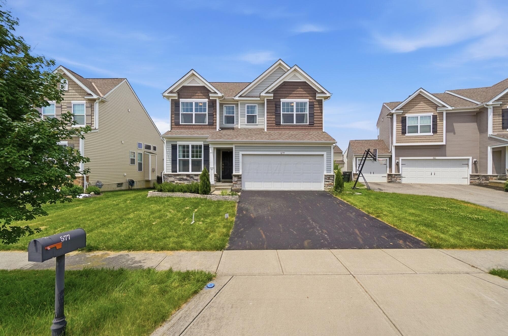 577 Carnaval Creek Drive, Blacklick, OH 43004