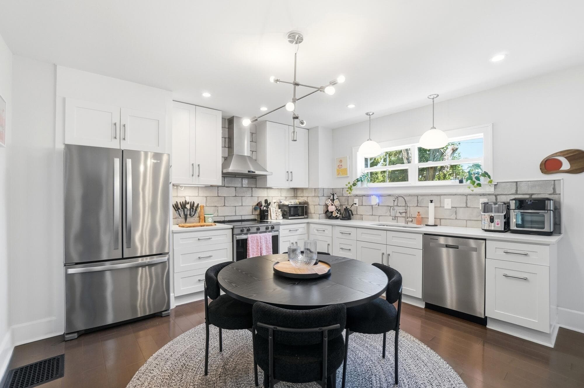 110 N Chase Avenue, Columbus, OH 43204
