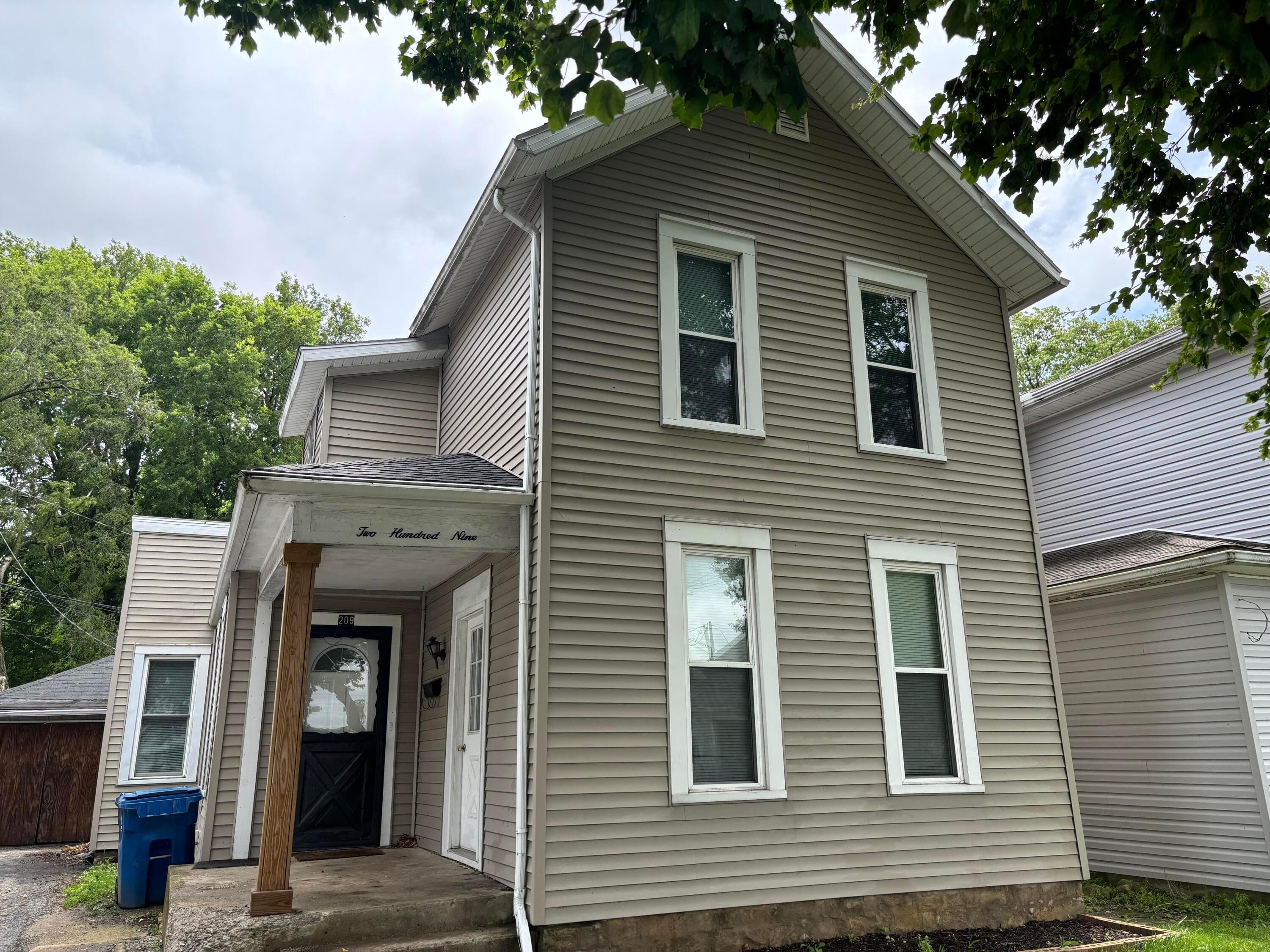 209 S Madriver Street, Bellefontaine, OH 43311