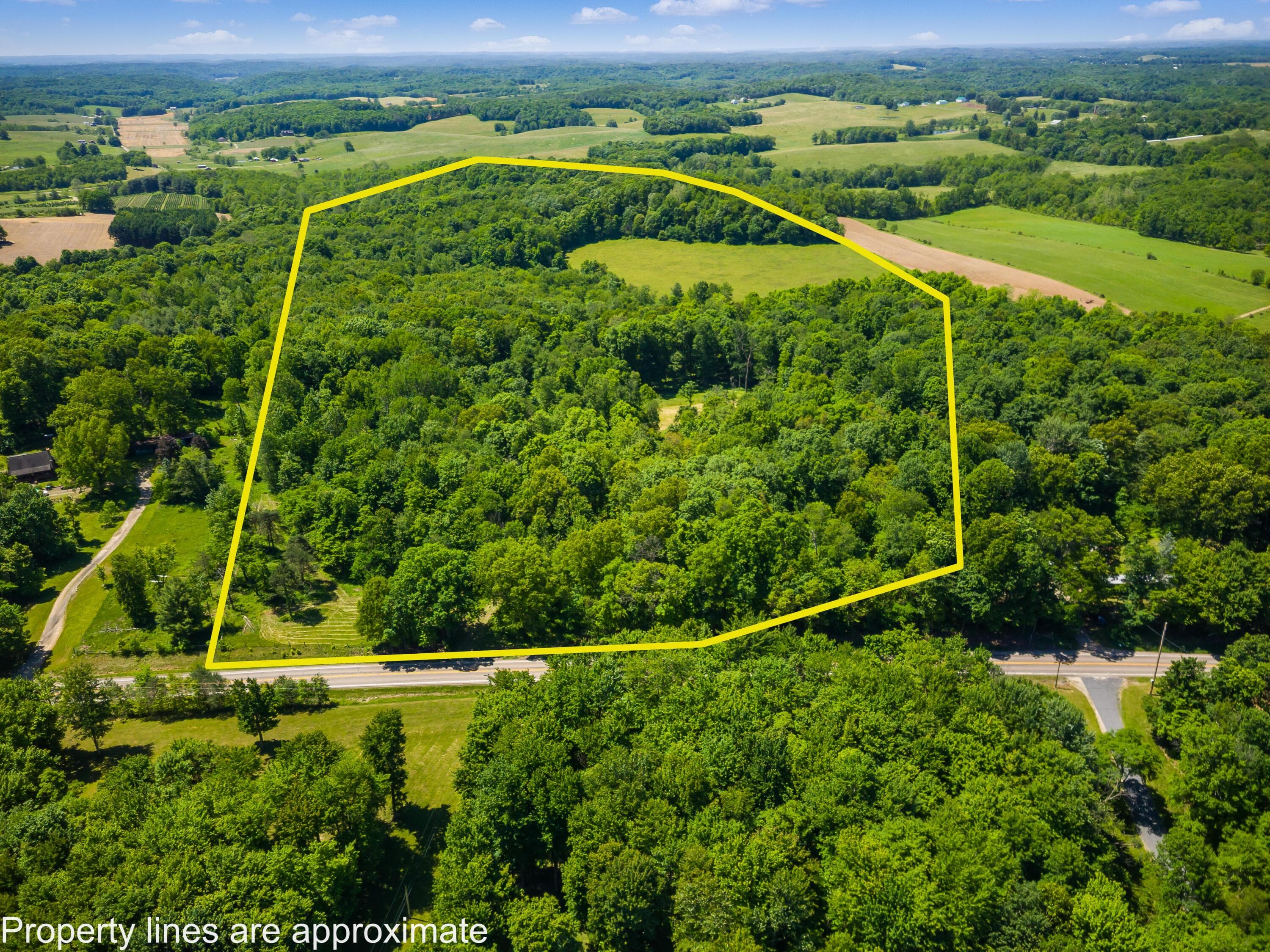 12929 Pleasant Valley Road NE, Utica, OH 43080