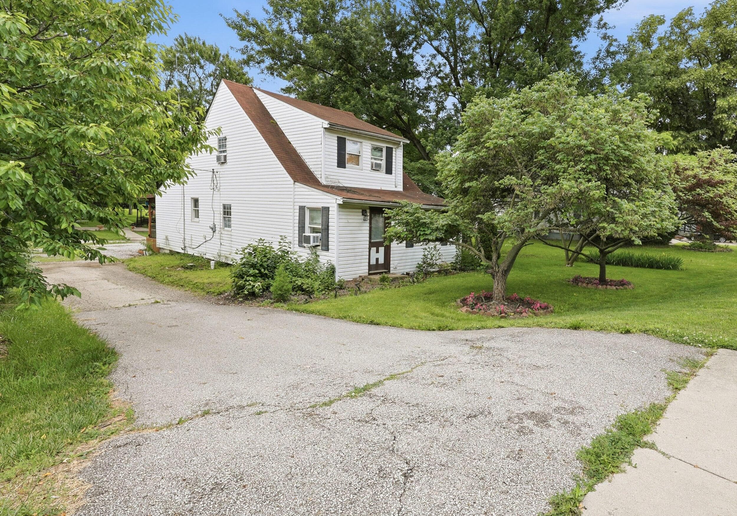 1862 Harrisburg Pike, Grove City, OH 43123