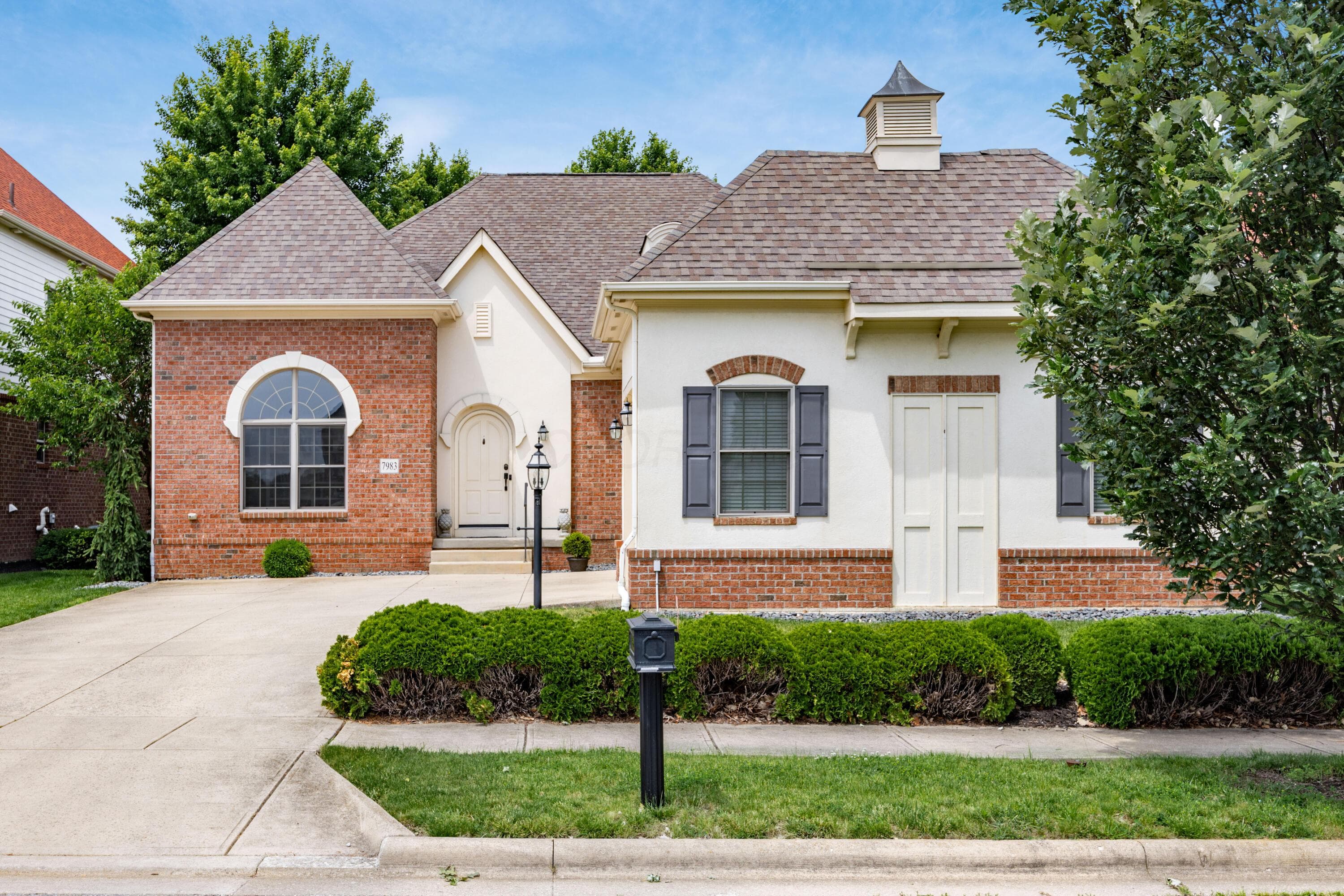 7983 Oak Meadow Drive, Dublin, OH 43016