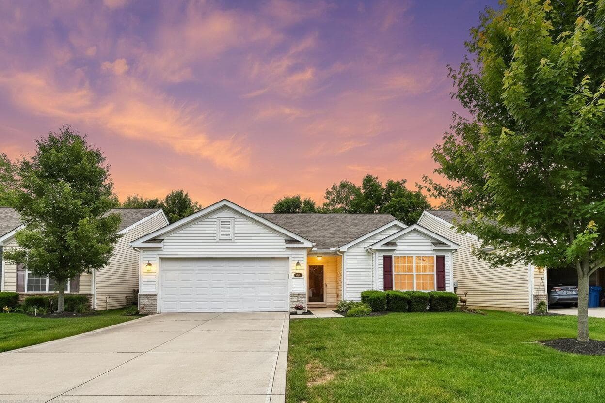 116 Broadstone Circle E, Blacklick, OH 43004