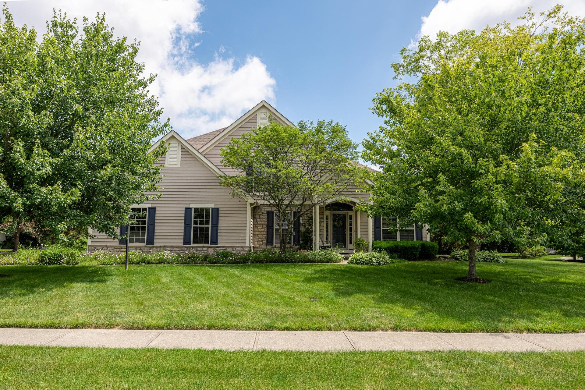 2447 Tucker Trail, Lewis Center, OH
