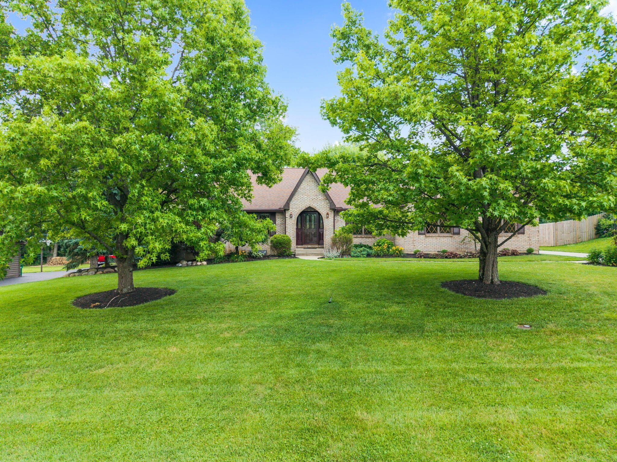 7630 Essington Circle, Dayton, OH