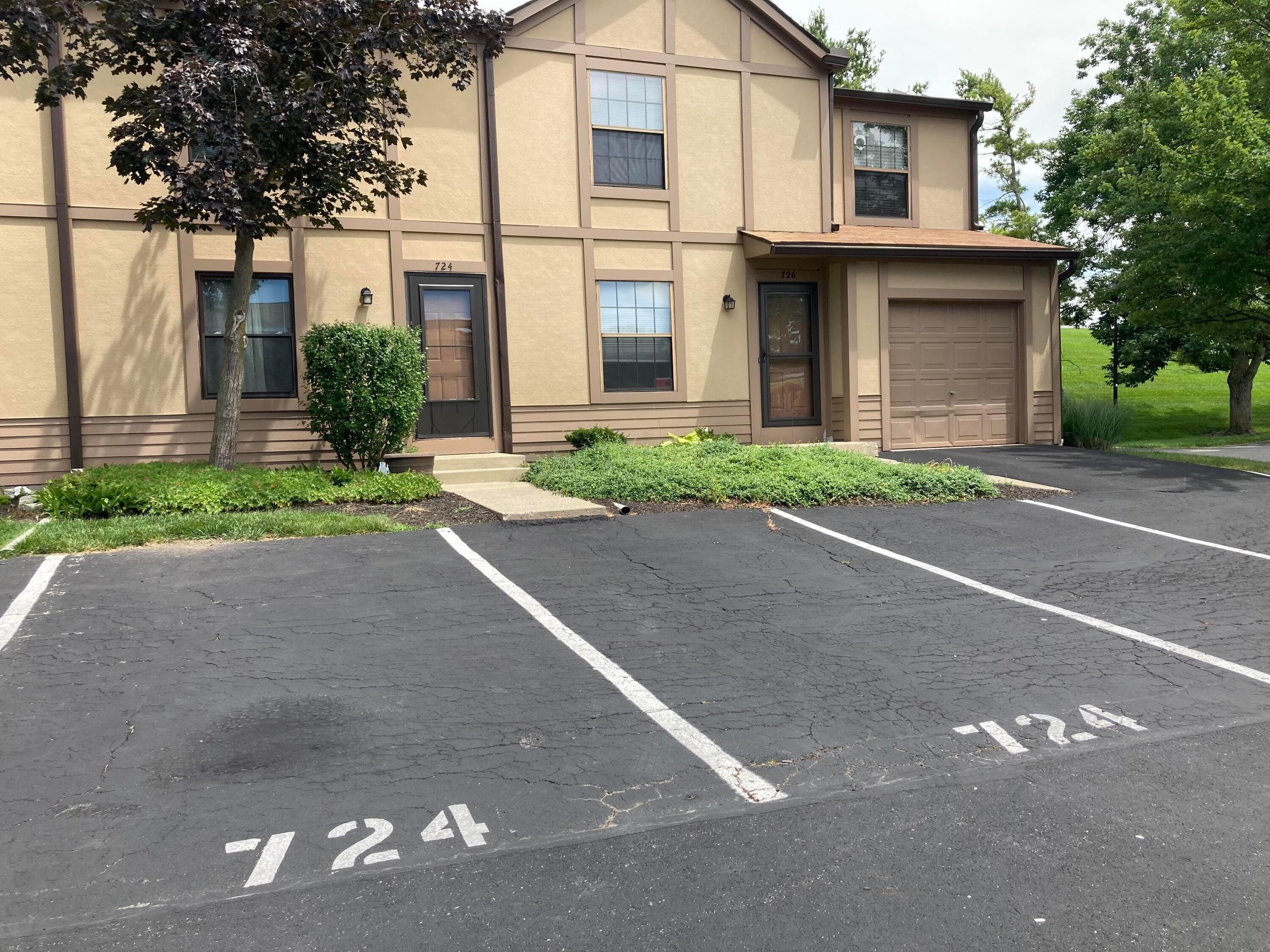 724 Michael View Court, Worthington, OH 43085