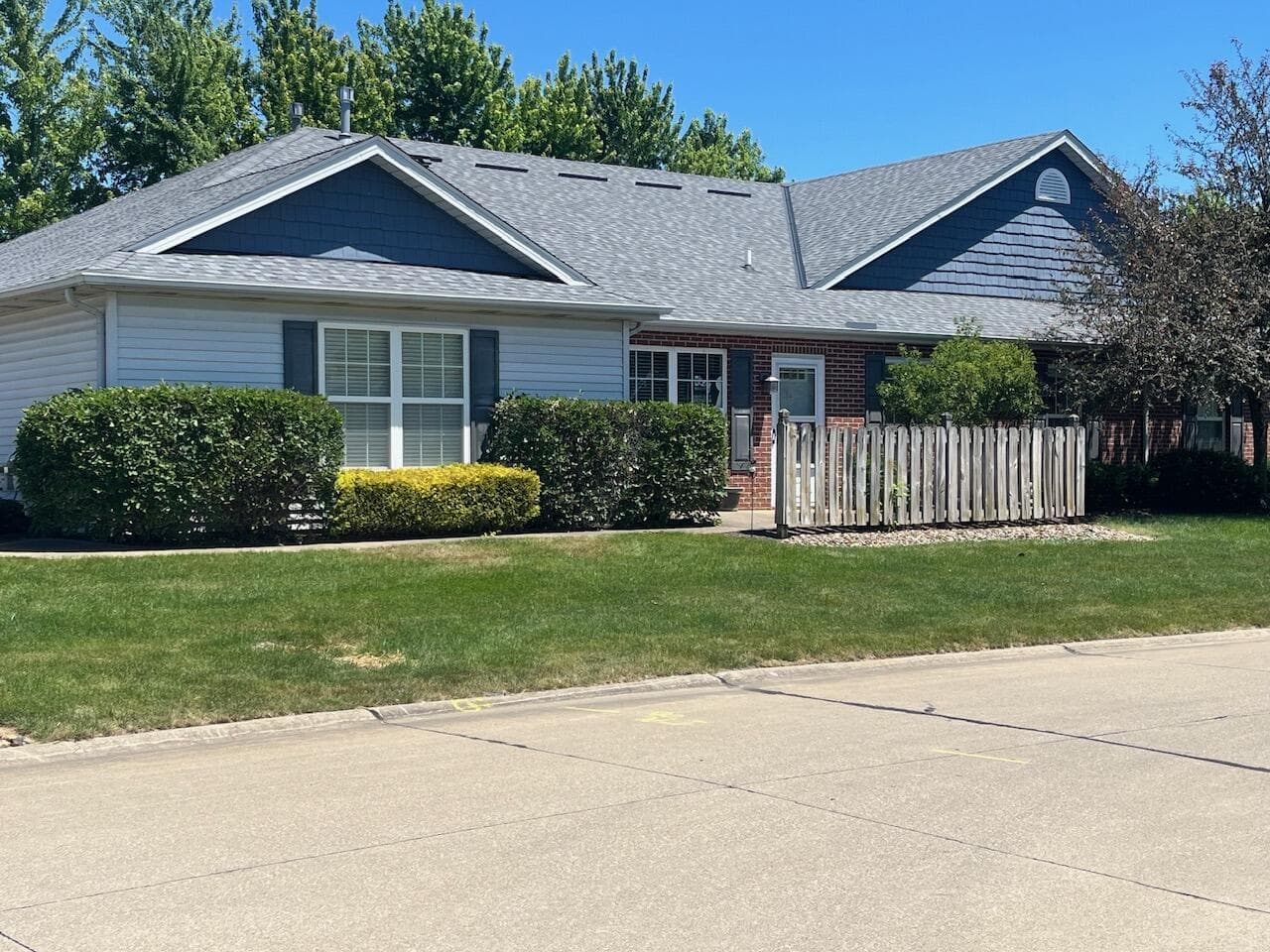 532 Heather Woods Drive, Elyria, OH 44035