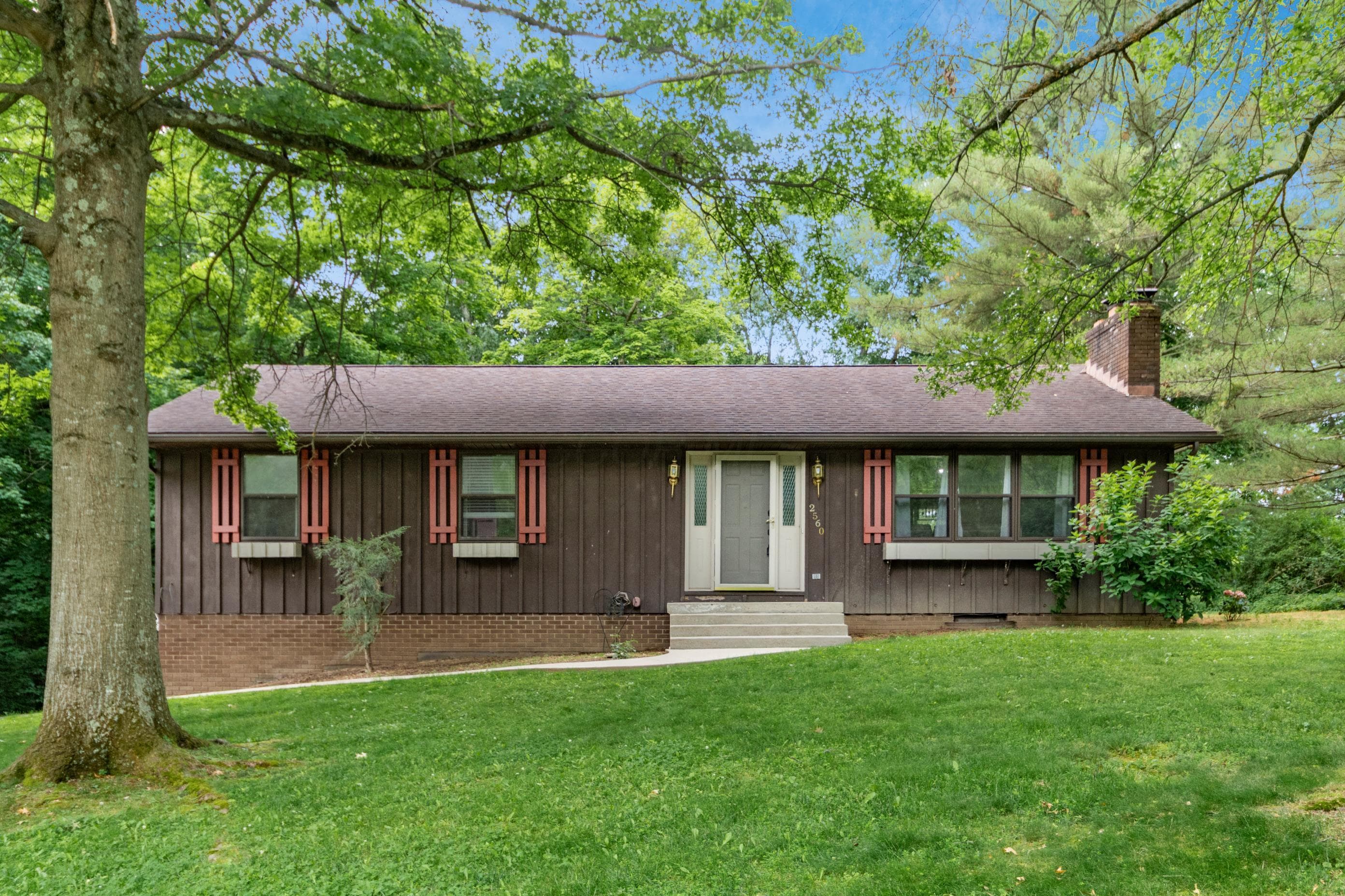 2560 Tarkman, Nashport, OH 43830