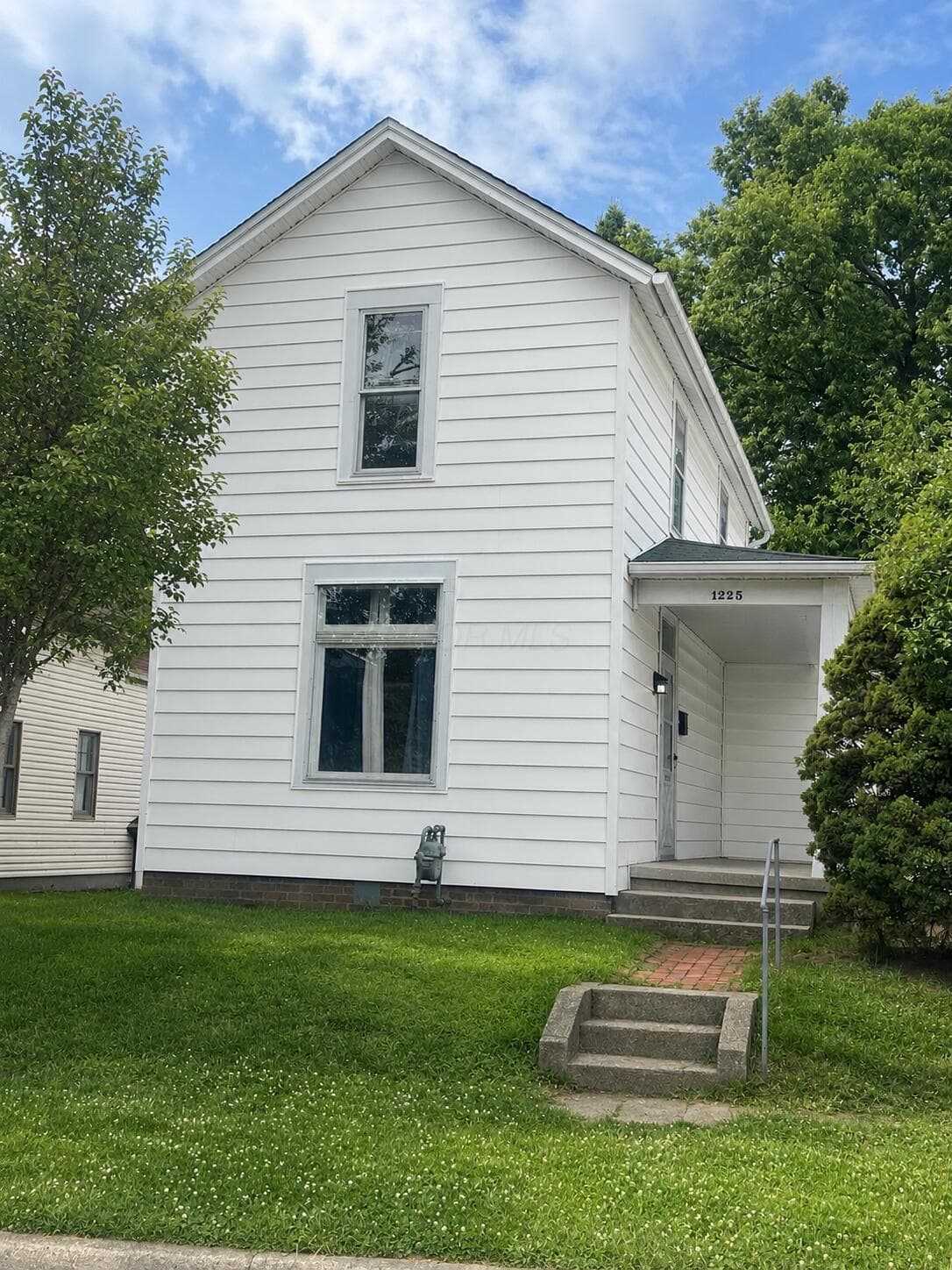 1225 E Chestnut Street, Lancaster, OH 43130