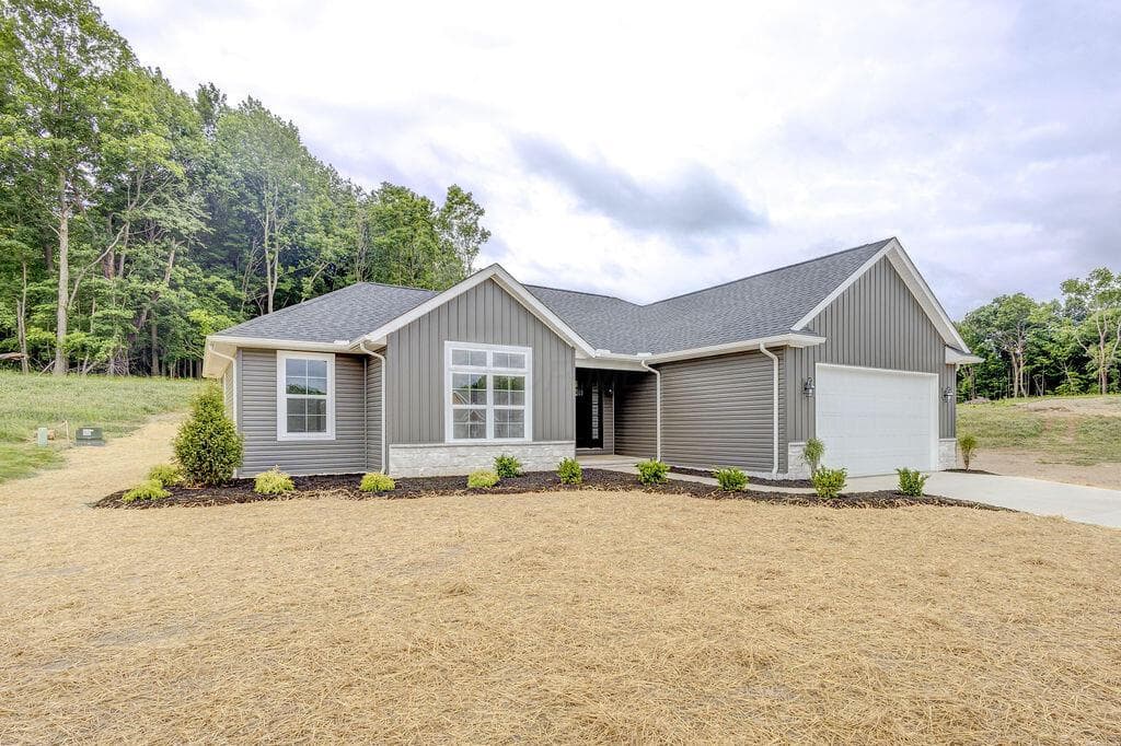 208 Plymouth Road, Mount Vernon, OH 43050