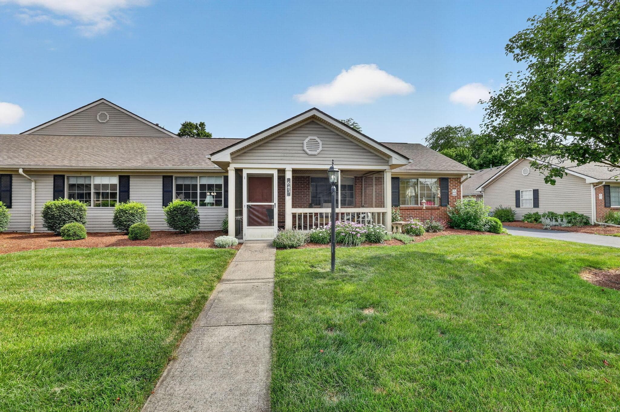 643 Kensington Drive, Heath, OH 43056