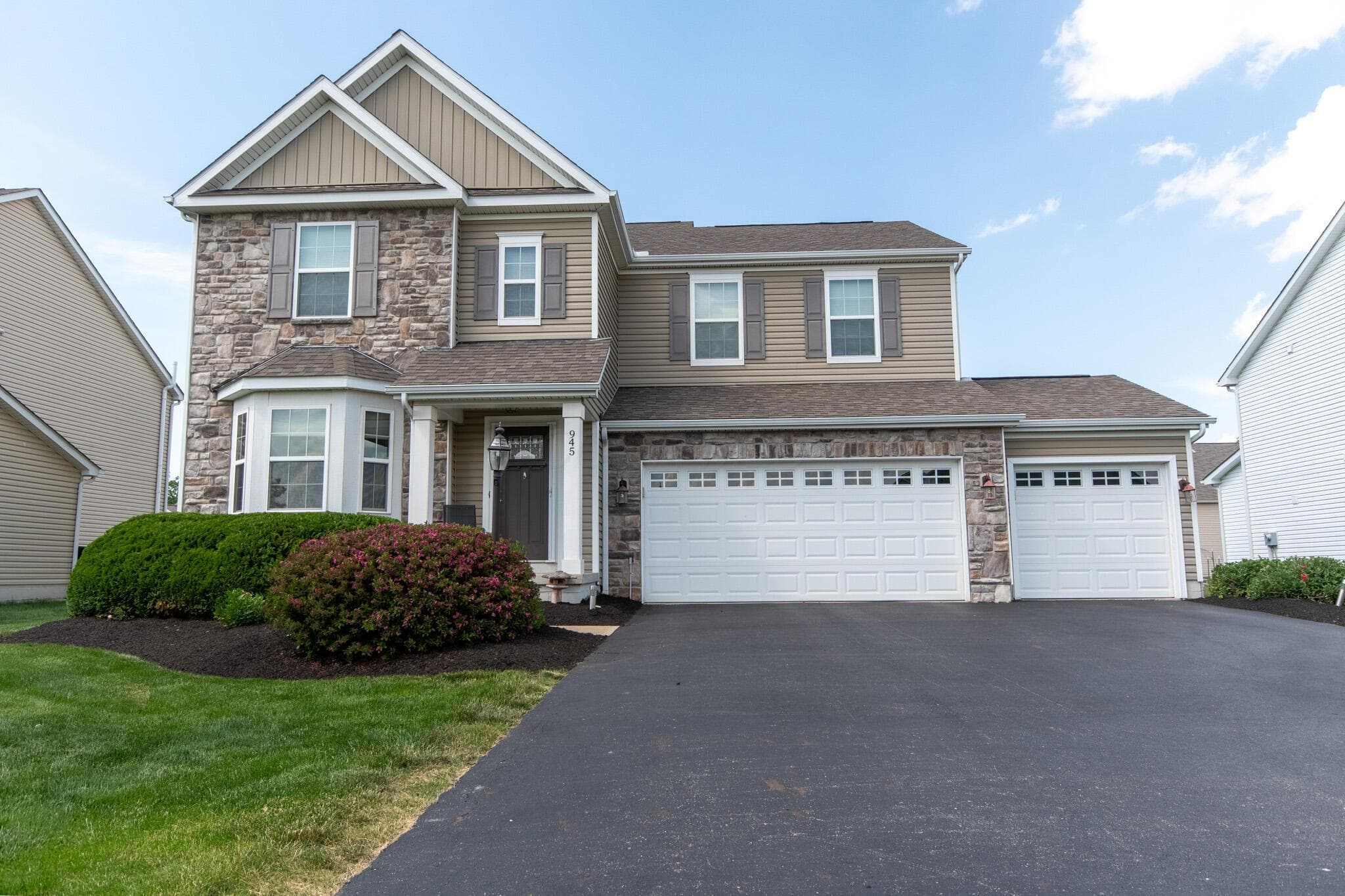 945 Farmington Lane, Delaware, OH 43015