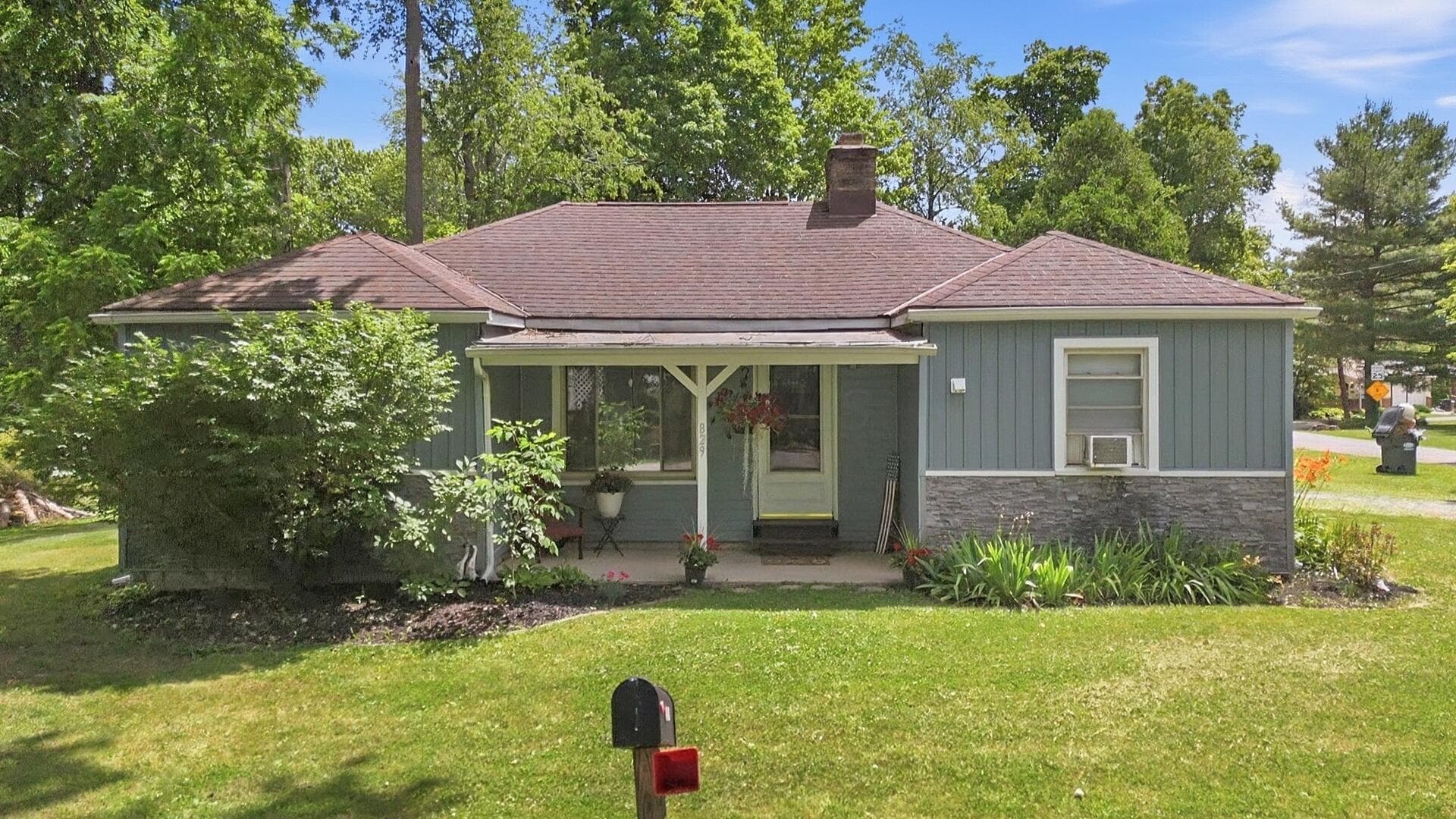 829 Lake Drive, Ashland, OH 44805