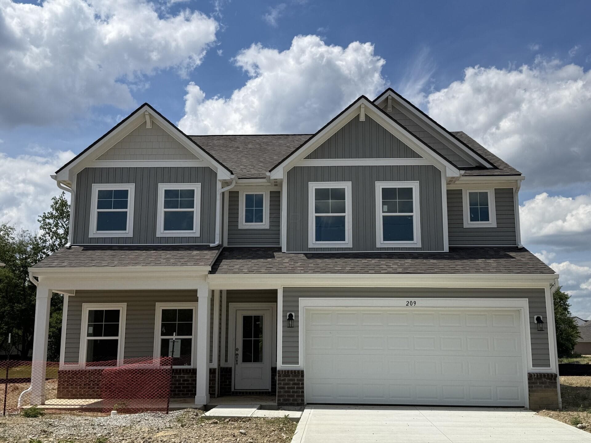 209 Maddoxx Drive, London, OH 43140