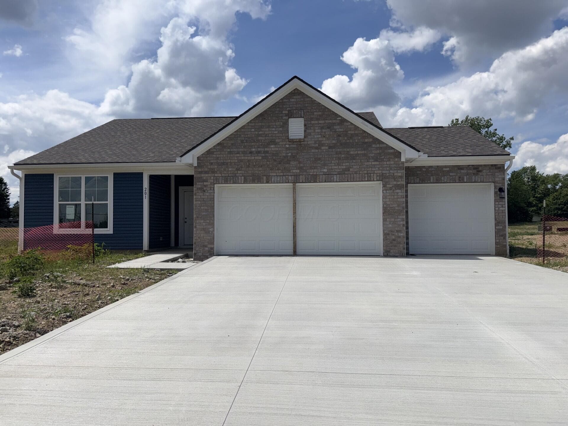 201 Maddoxx Drive, London, OH 43140