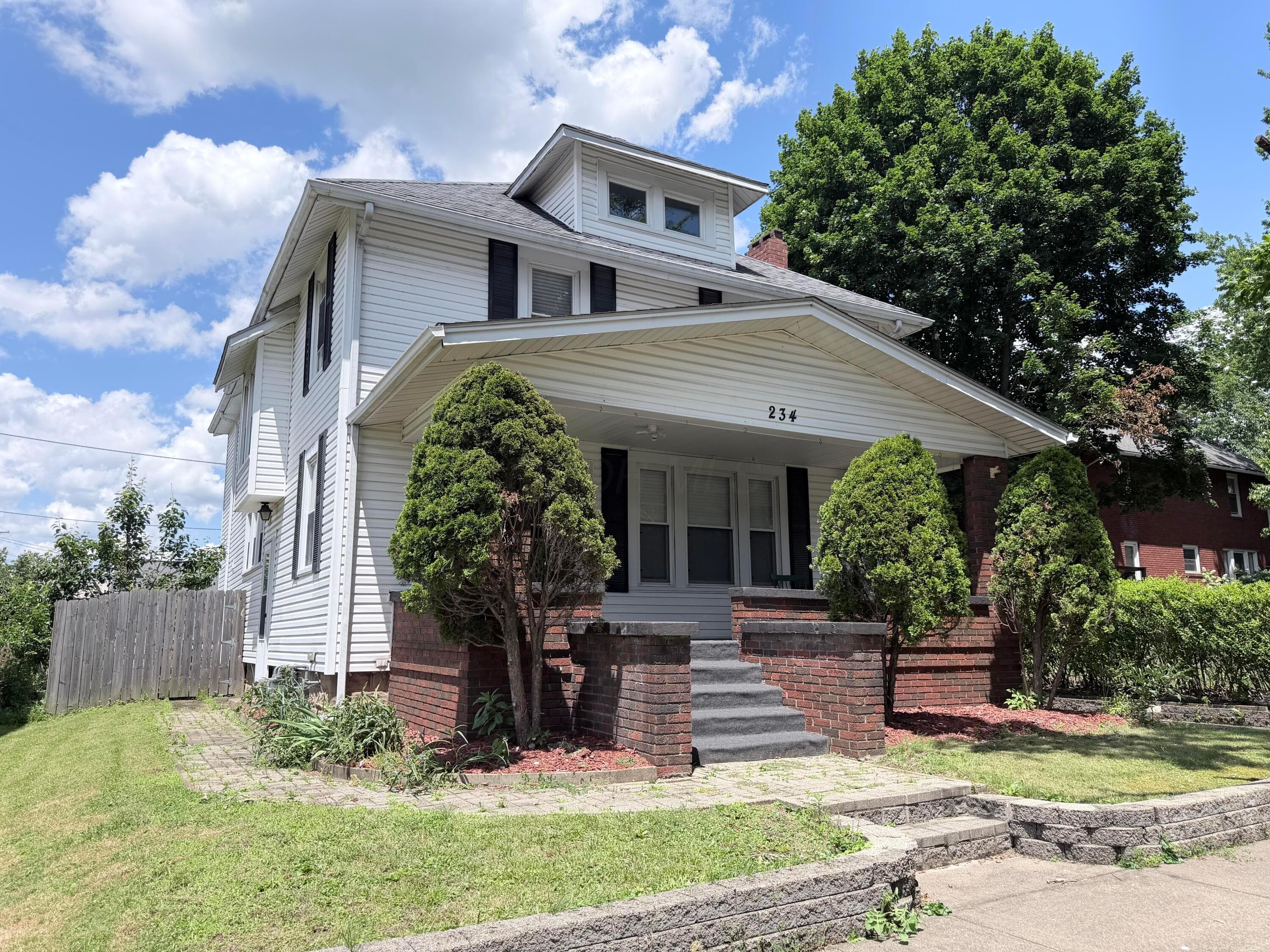 234 Mulberry Street, Coshocton, OH 43812