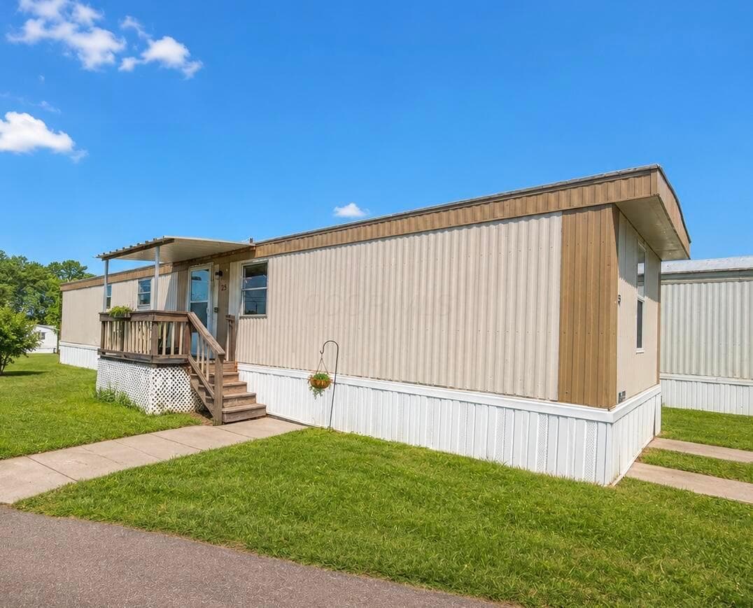 25 Horseshoe Drive, Newark, OH 43055