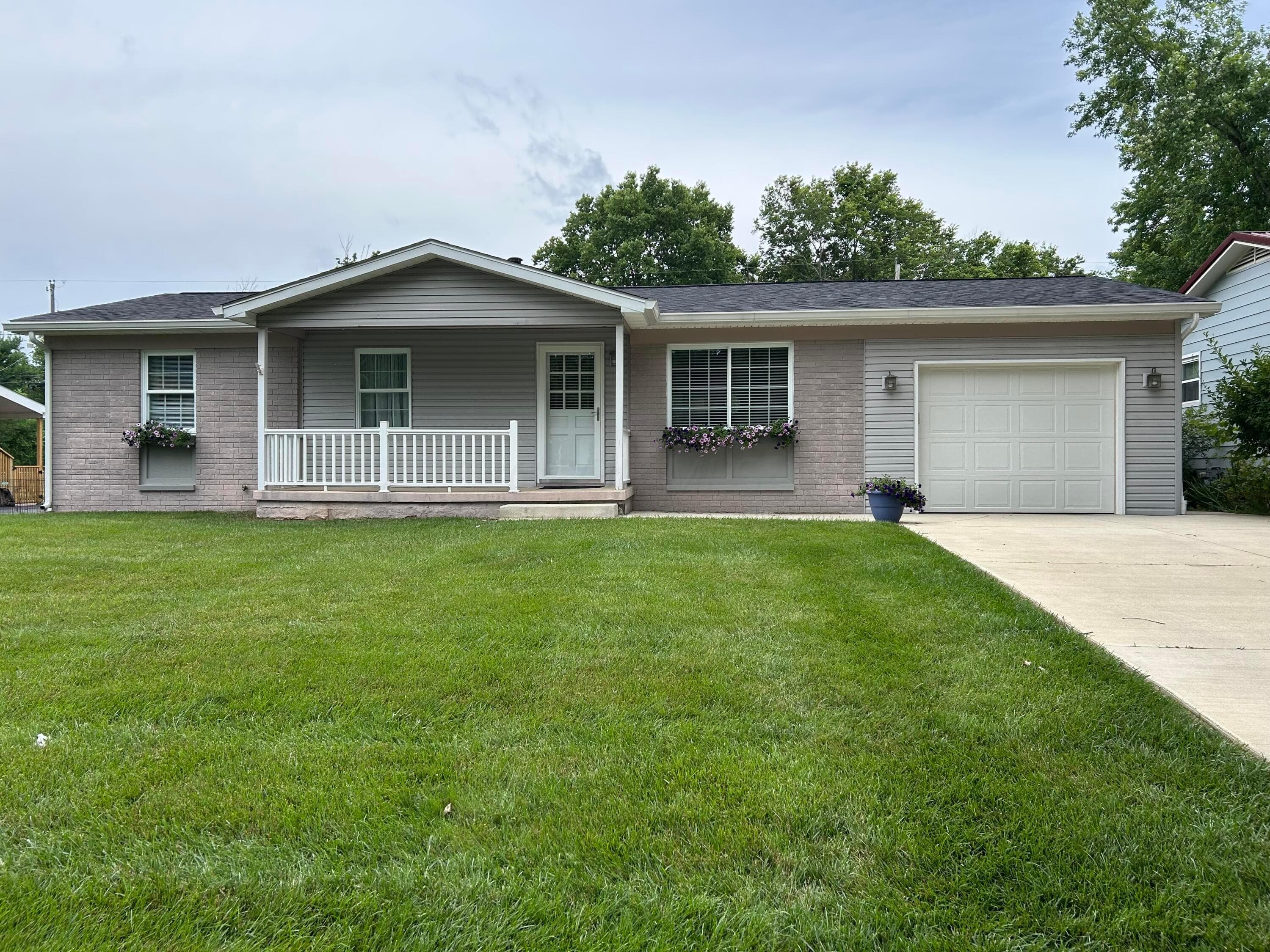 16 Coventry Drive, Chillicothe, OH 45601