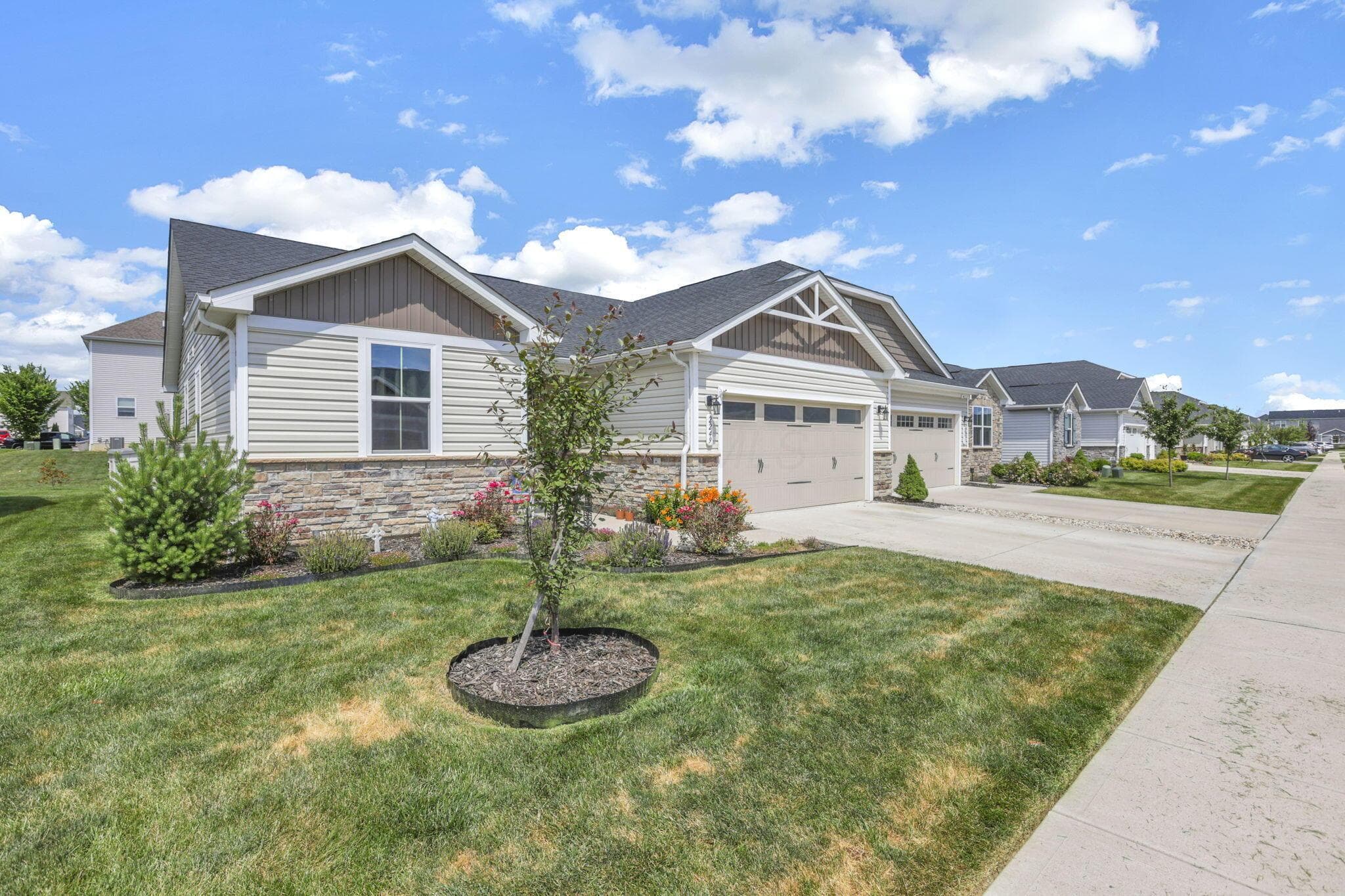 2249 Mcclouds Square, Marysville, OH 43040