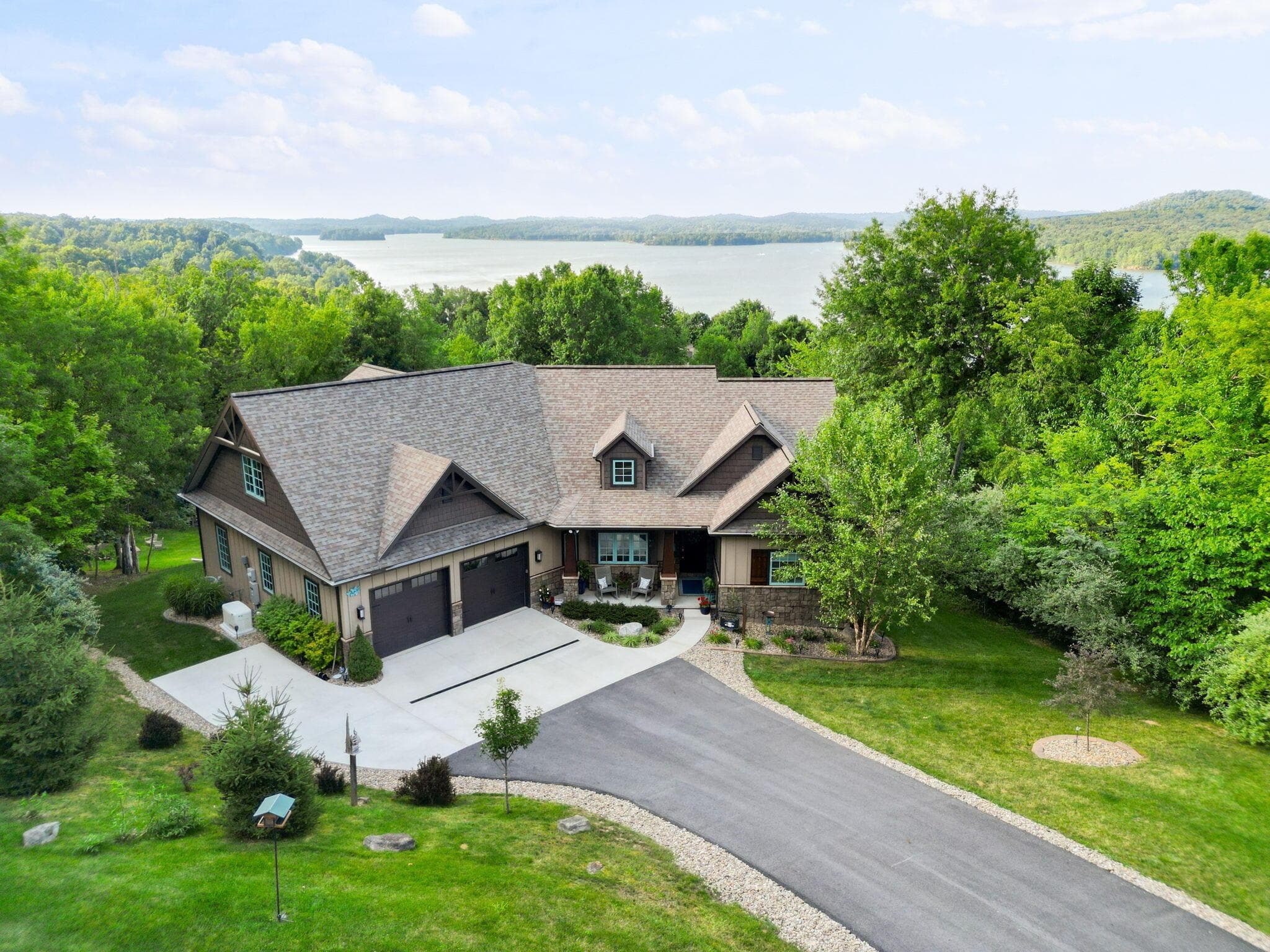 23018 Loop Road, Senecaville, OH 43780