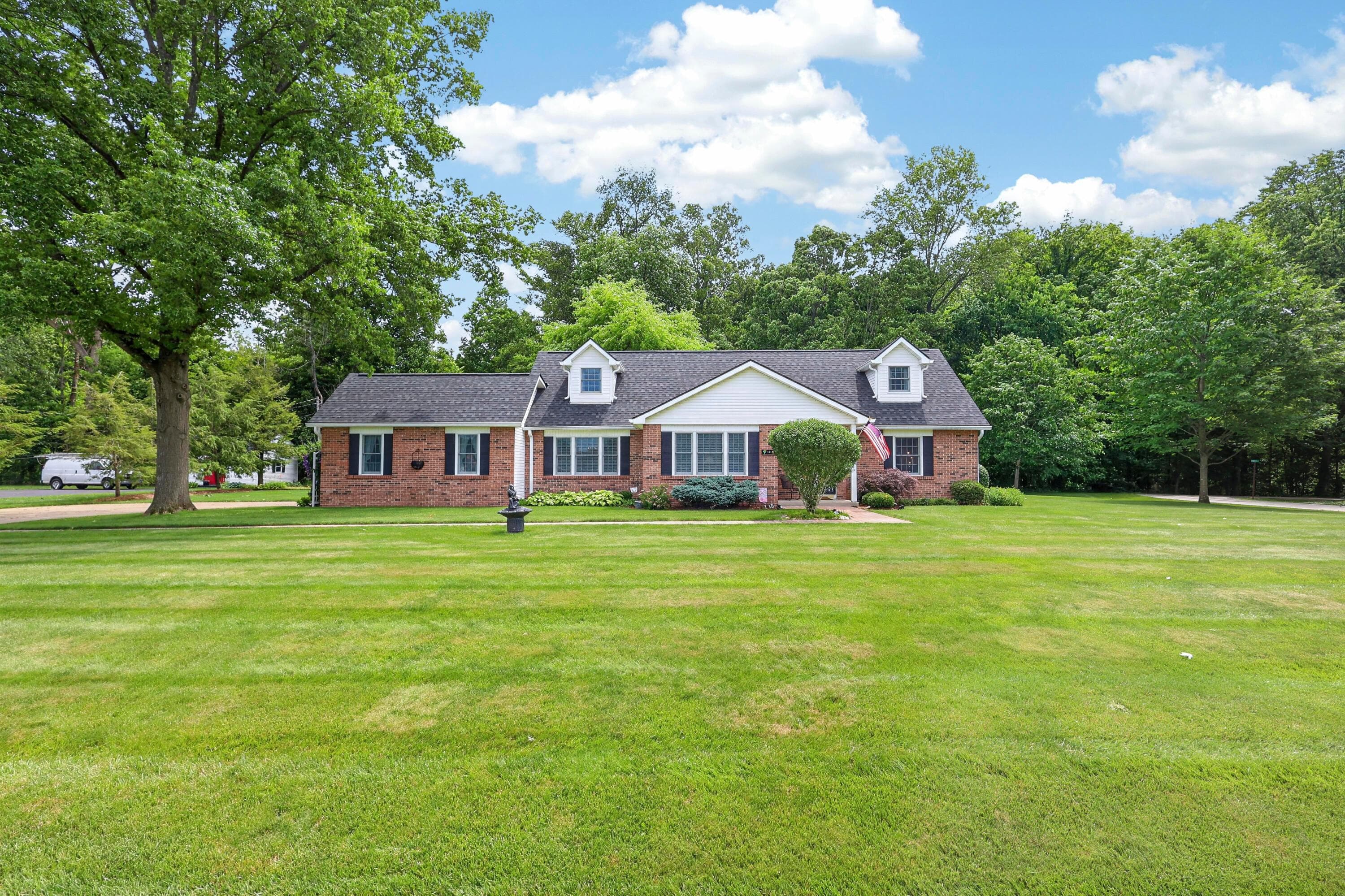 18 Eastlake Road, Reynoldsburg, OH 43068