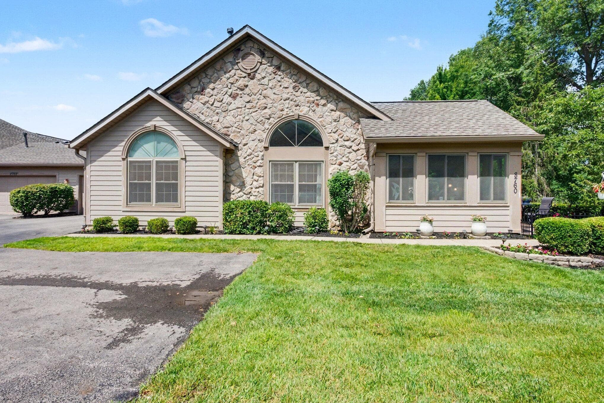 8760 Linksway Drive, Powell, OH 43065