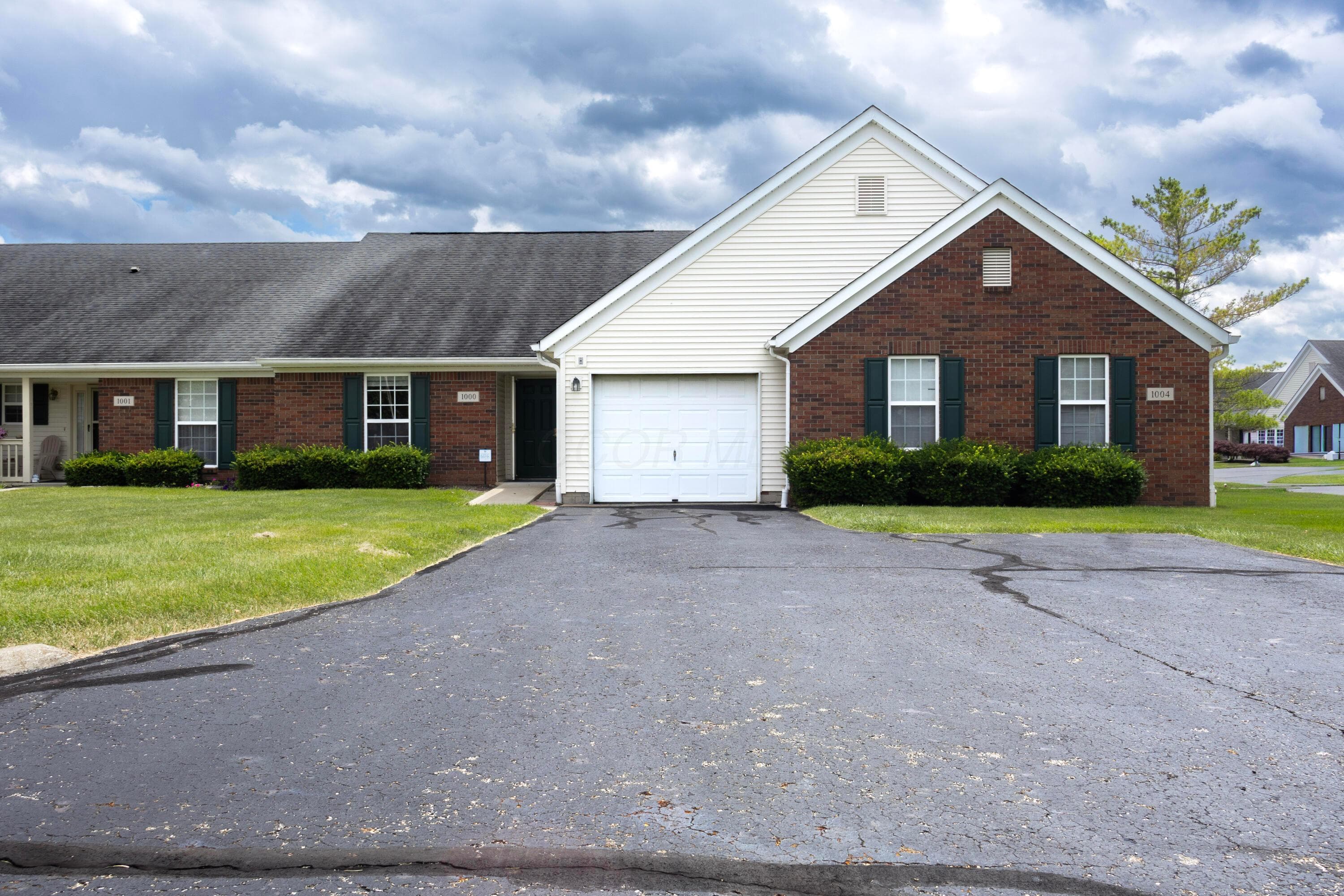 1000 Oak Bay Drive, Galloway, OH 43119
