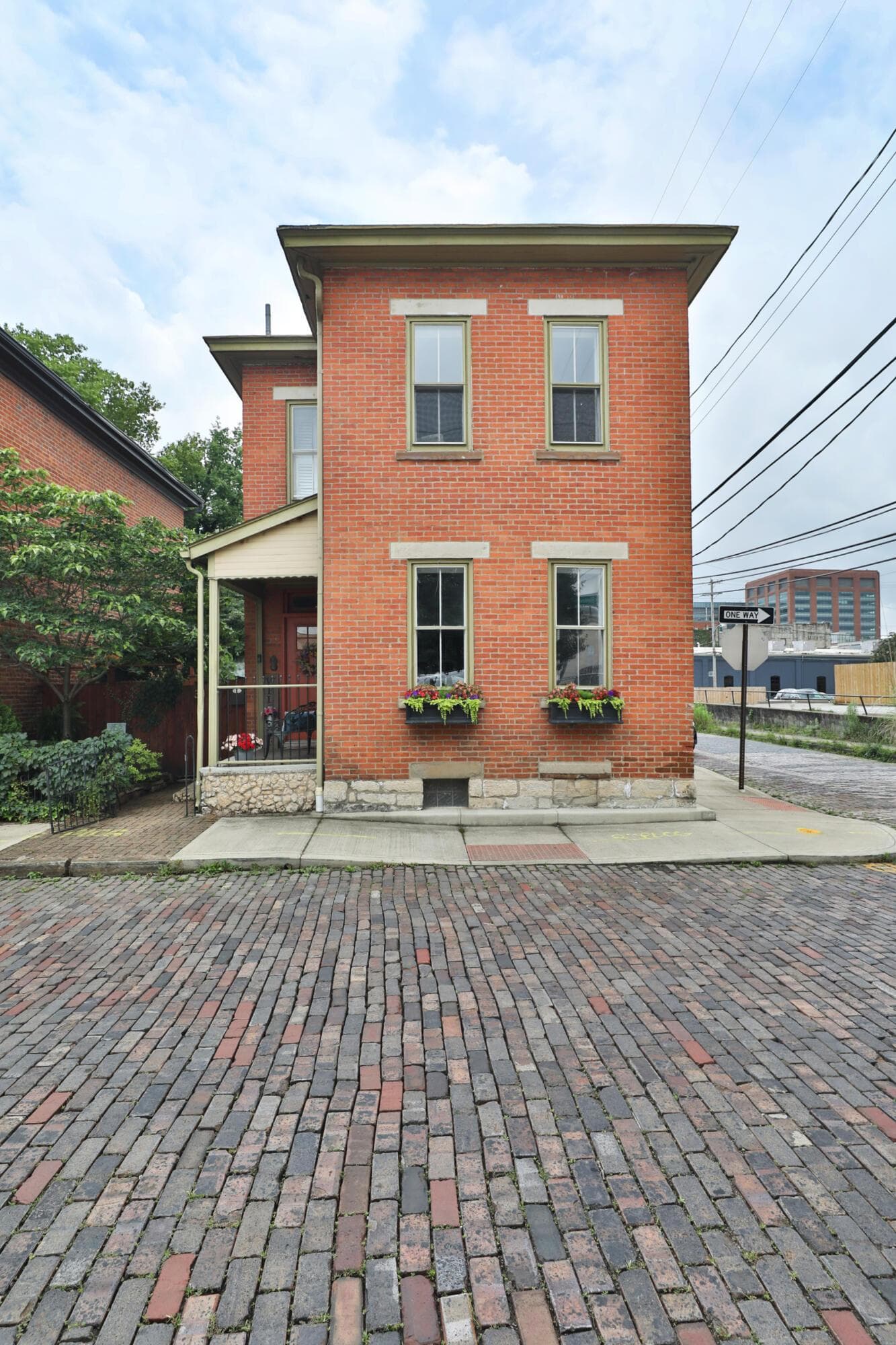 31 E Blenkner Street, Columbus, OH 43215