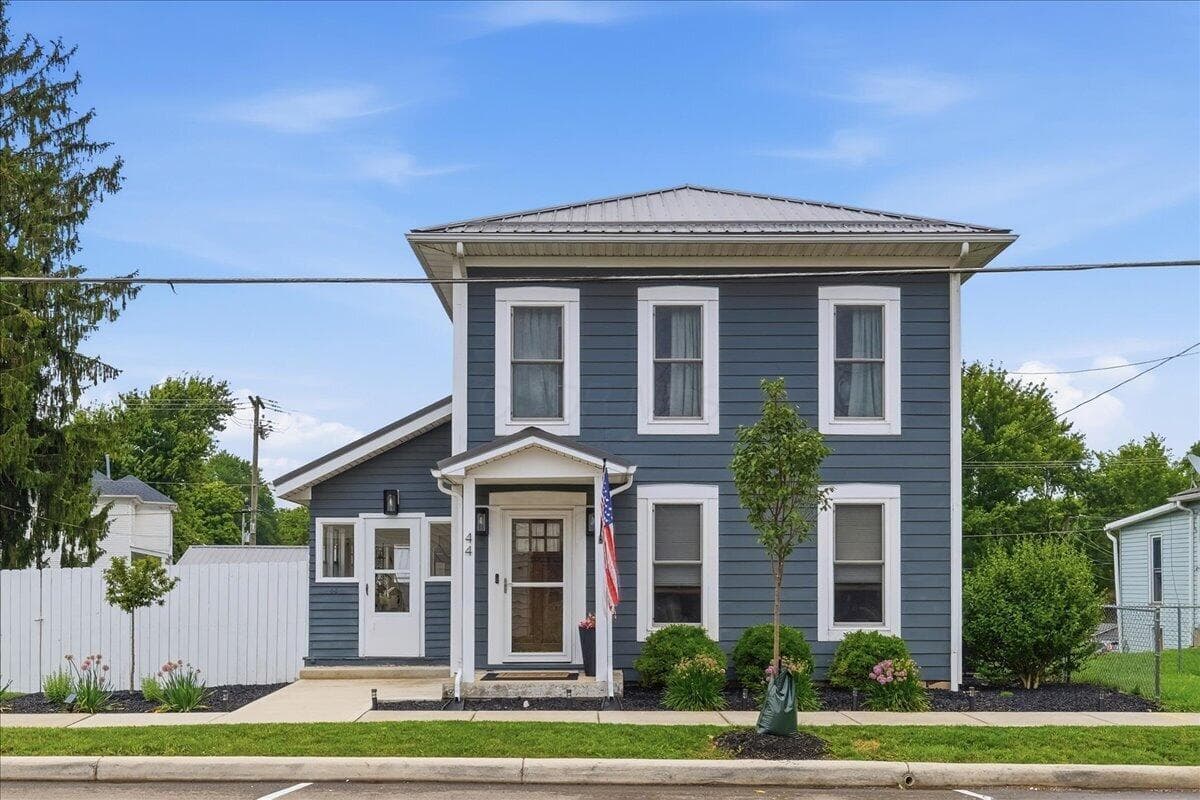 44 S Hartford Avenue, Centerburg, OH