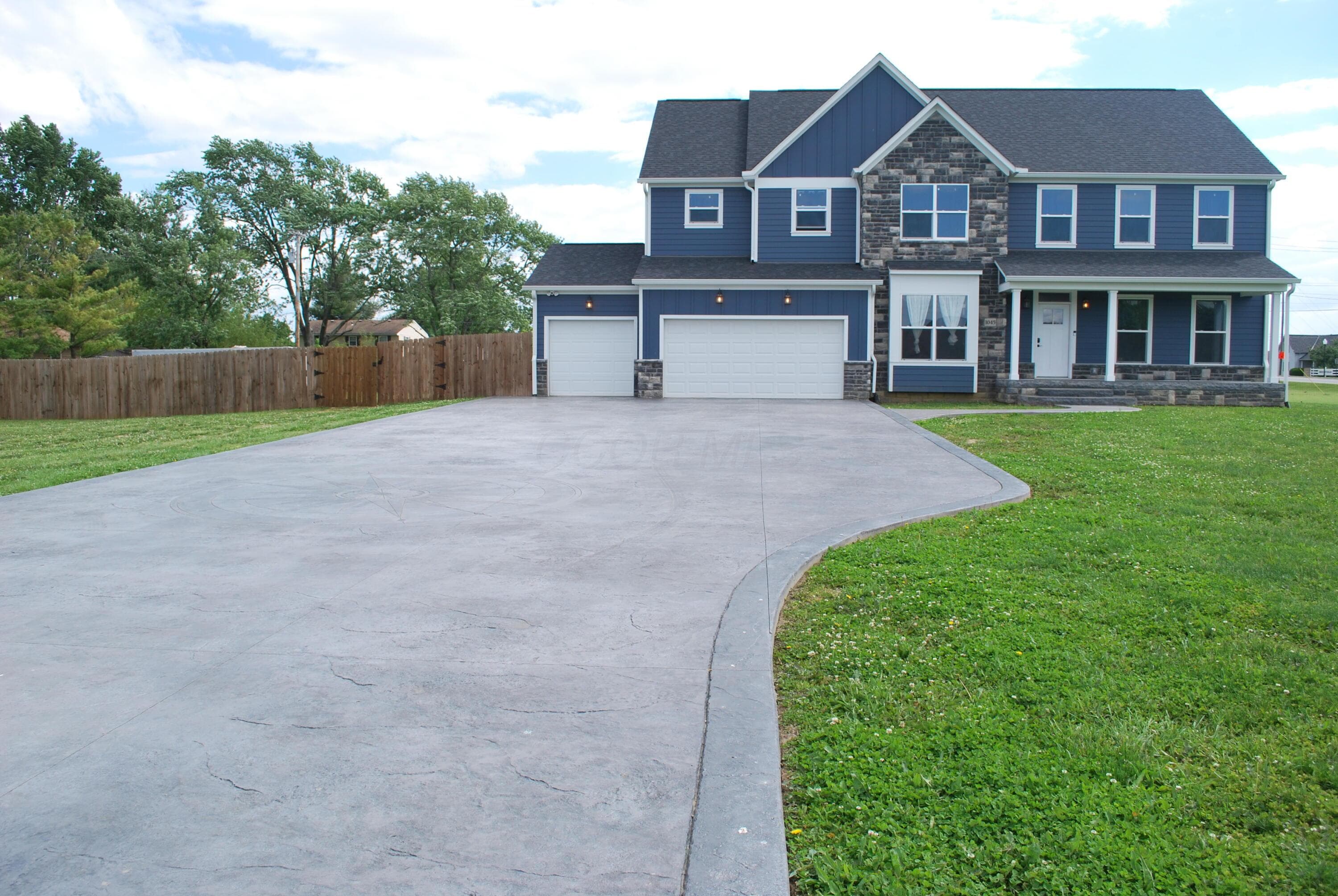 1045 Damon Drive, Washington Court House, OH 43160