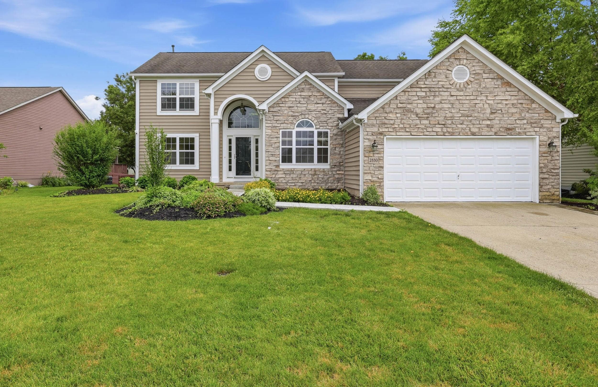 2830 Abbey Knoll Drive, Lewis Center, OH 43035