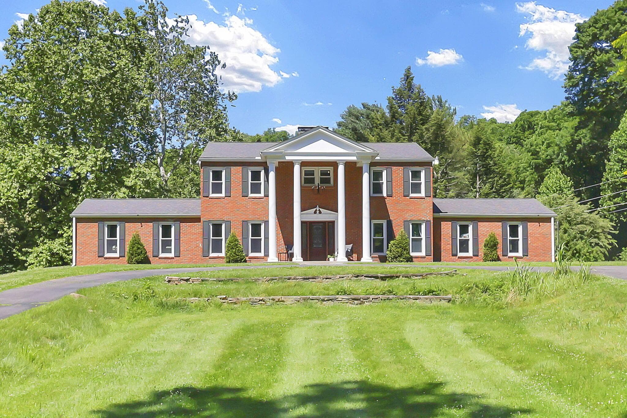 306 Beechwood Drive, Granville, OH 43023