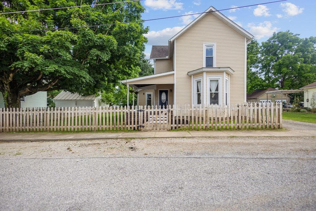 37 College Street, Alexandria, OH 43001